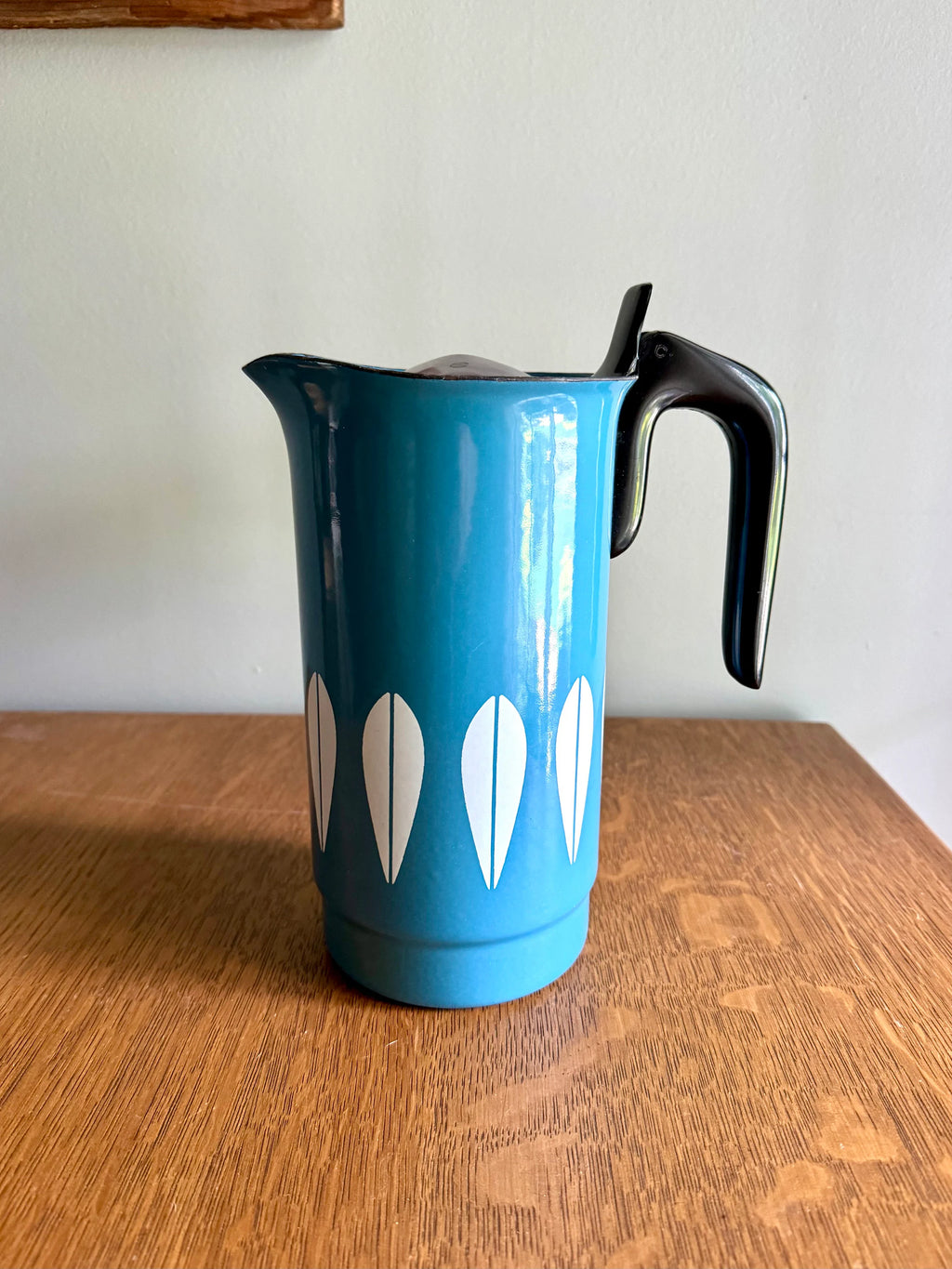 A Cathrineholm Lotus Enamel Coffee Maker | Mid Century Enamel Coffee Percolator | Vintage Turquoise on White Lotus Design Enamel Coffee Maker