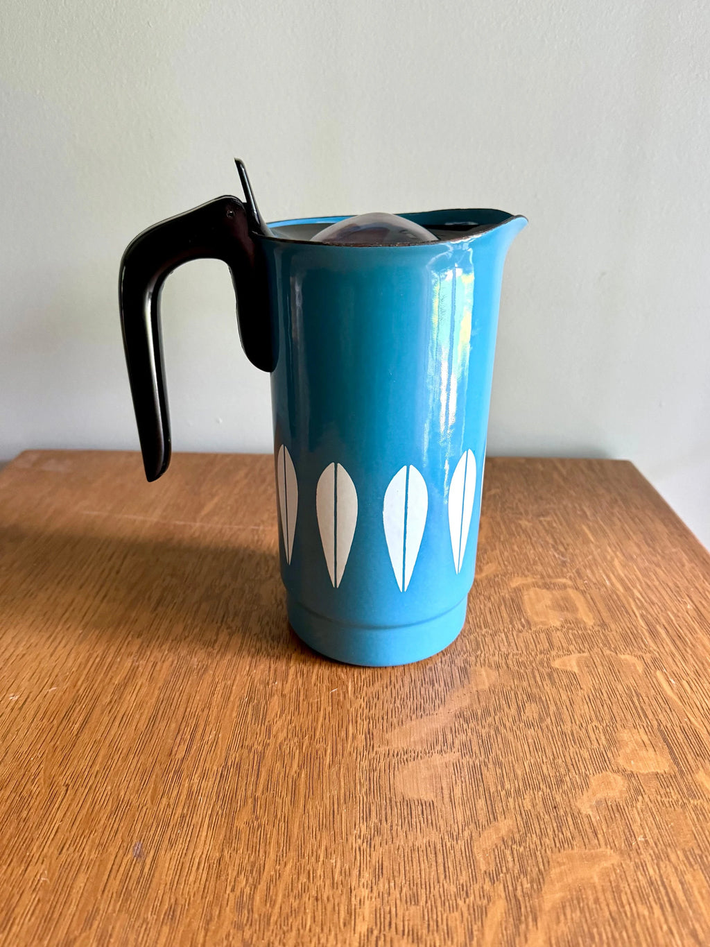 A Cathrineholm Lotus Enamel Coffee Maker | Mid Century Enamel Coffee Percolator | Vintage Turquoise on White Lotus Design Enamel Coffee Maker
