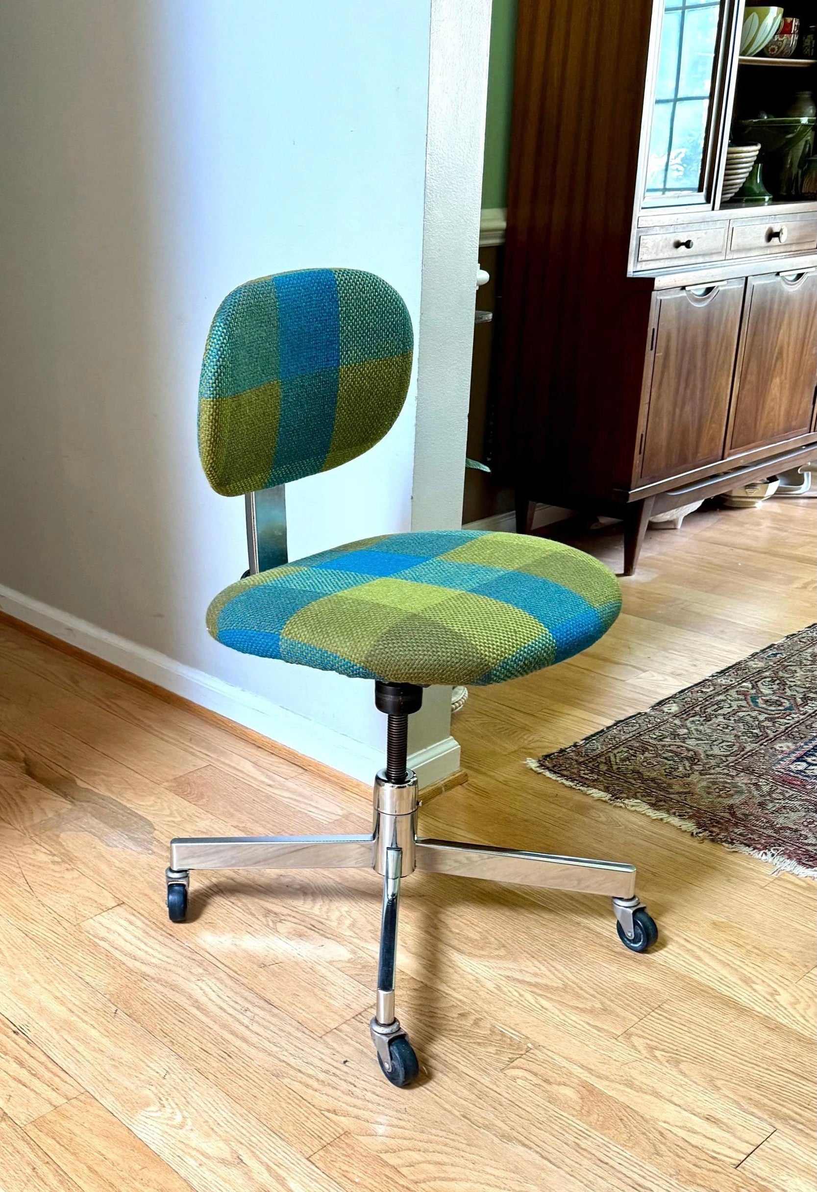 Vtg MCM Plaid Desk Chair | Blue, Green and Yellow MCM Swivel Chair | Plaid Fabric Padded Office Chair | Adjustable Swivel Chair