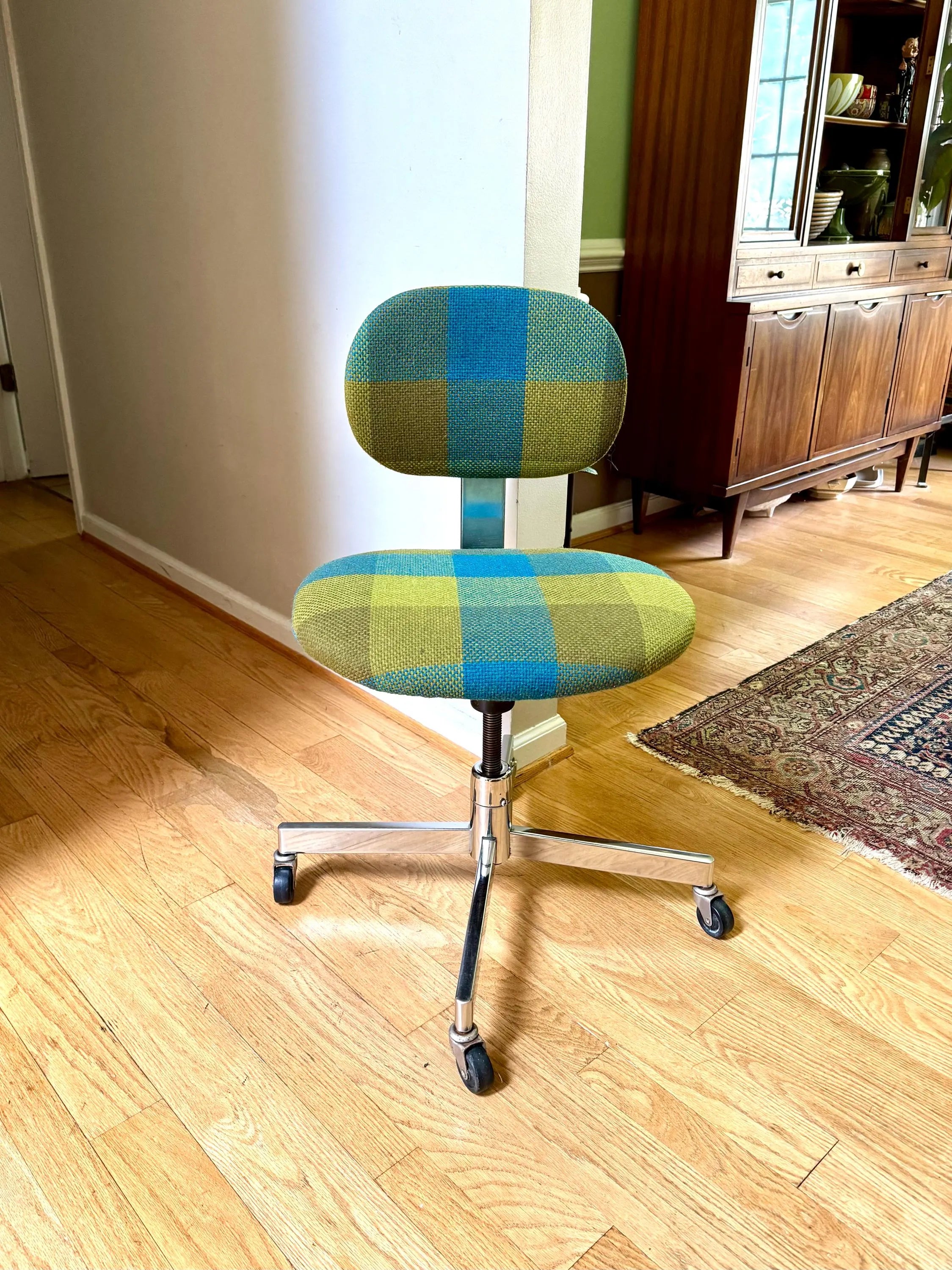 Vtg MCM Plaid Desk Chair | Blue, Green and Yellow MCM Swivel Chair | Plaid Fabric Padded Office Chair | Adjustable Swivel Chair