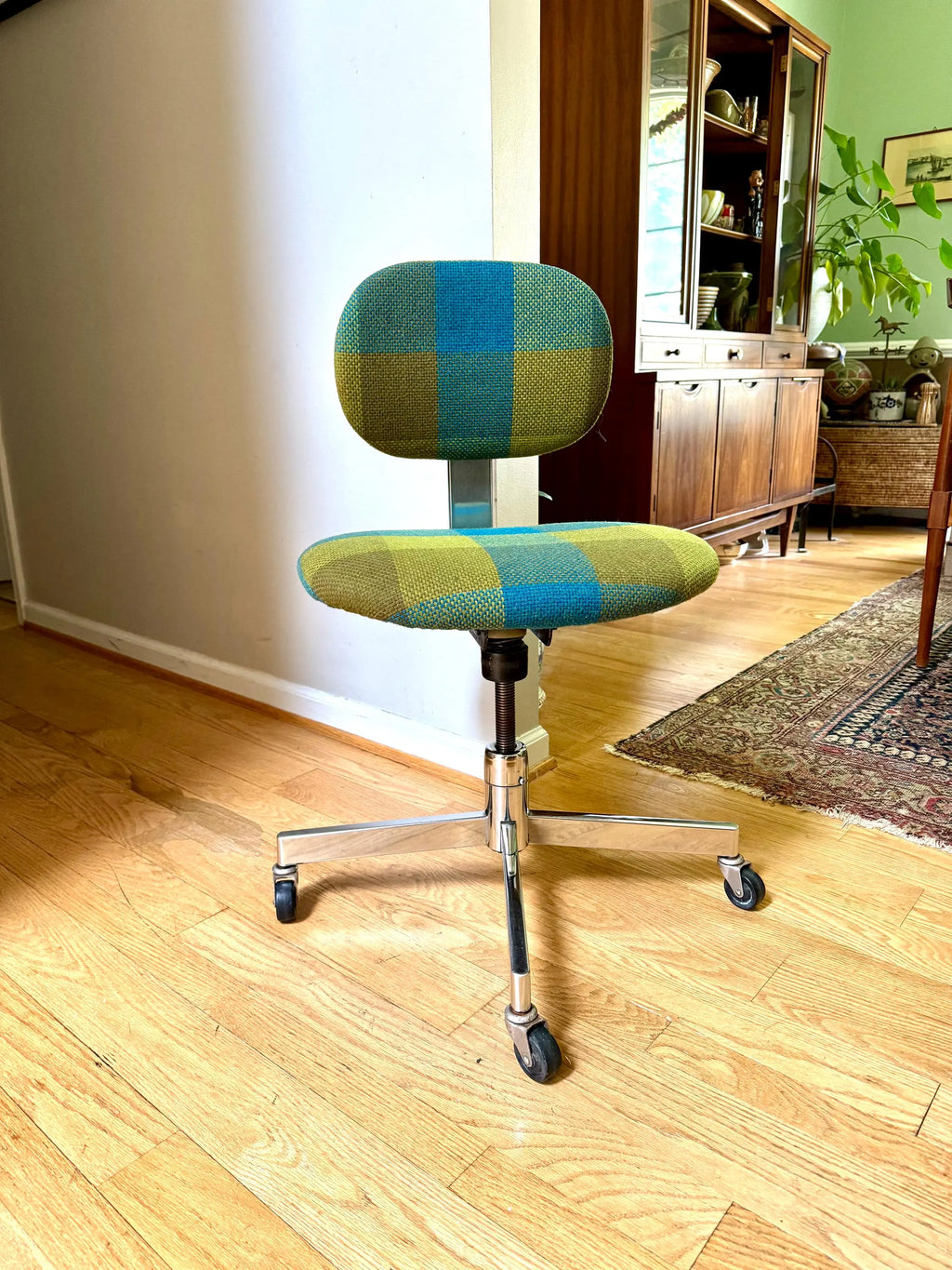 Vtg MCM Plaid Desk Chair | Blue, Green and Yellow MCM Swivel Chair | Plaid Fabric Padded Office Chair | Adjustable Swivel Chair