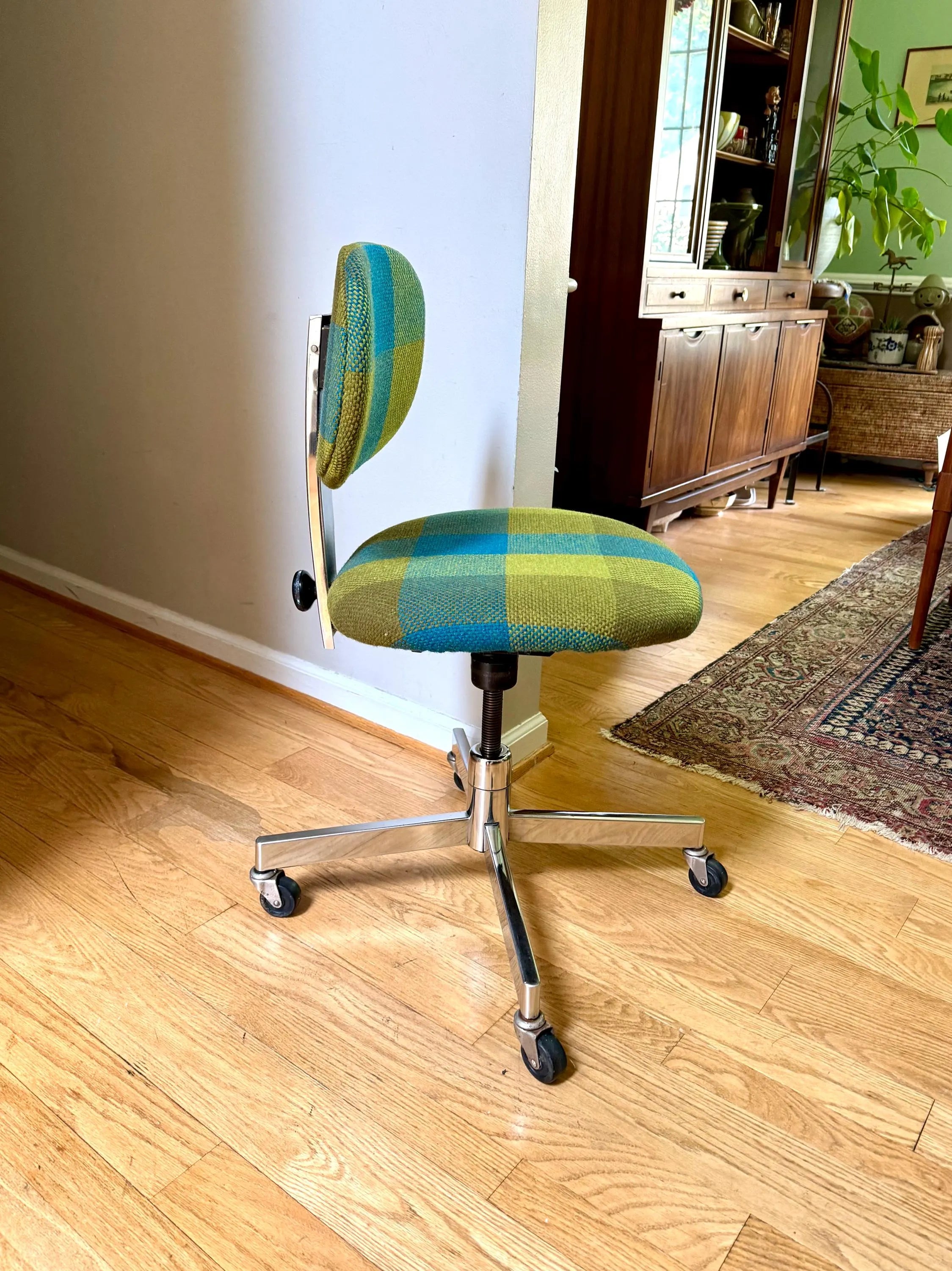 Vtg MCM Plaid Desk Chair | Blue, Green and Yellow MCM Swivel Chair | Plaid Fabric Padded Office Chair | Adjustable Swivel Chair
