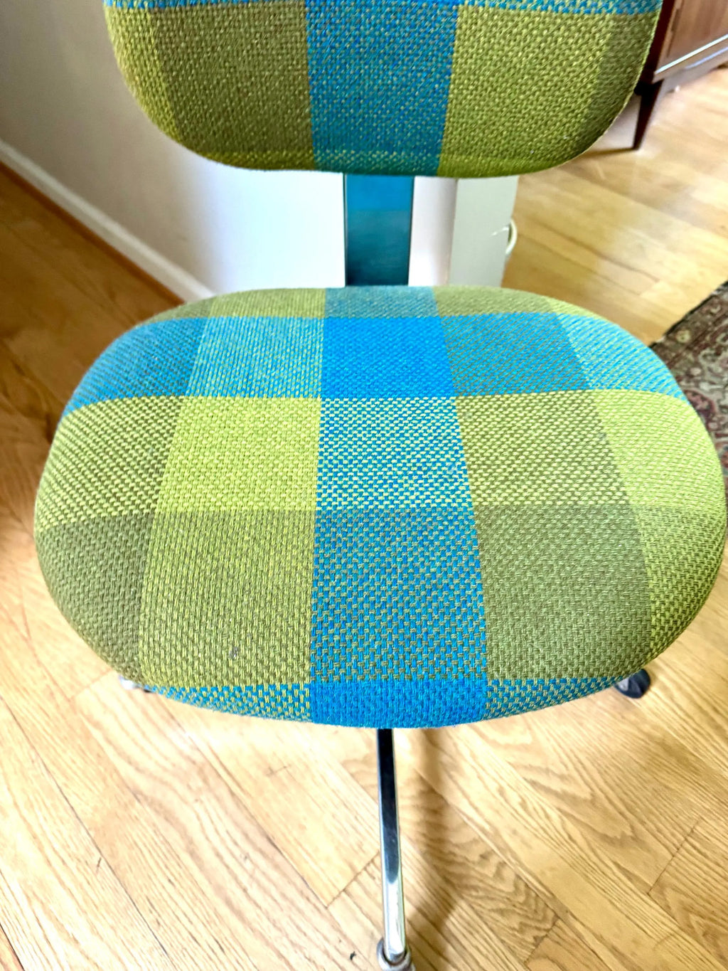 Vtg MCM Plaid Desk Chair | Blue, Green and Yellow MCM Swivel Chair | Plaid Fabric Padded Office Chair | Adjustable Swivel Chair