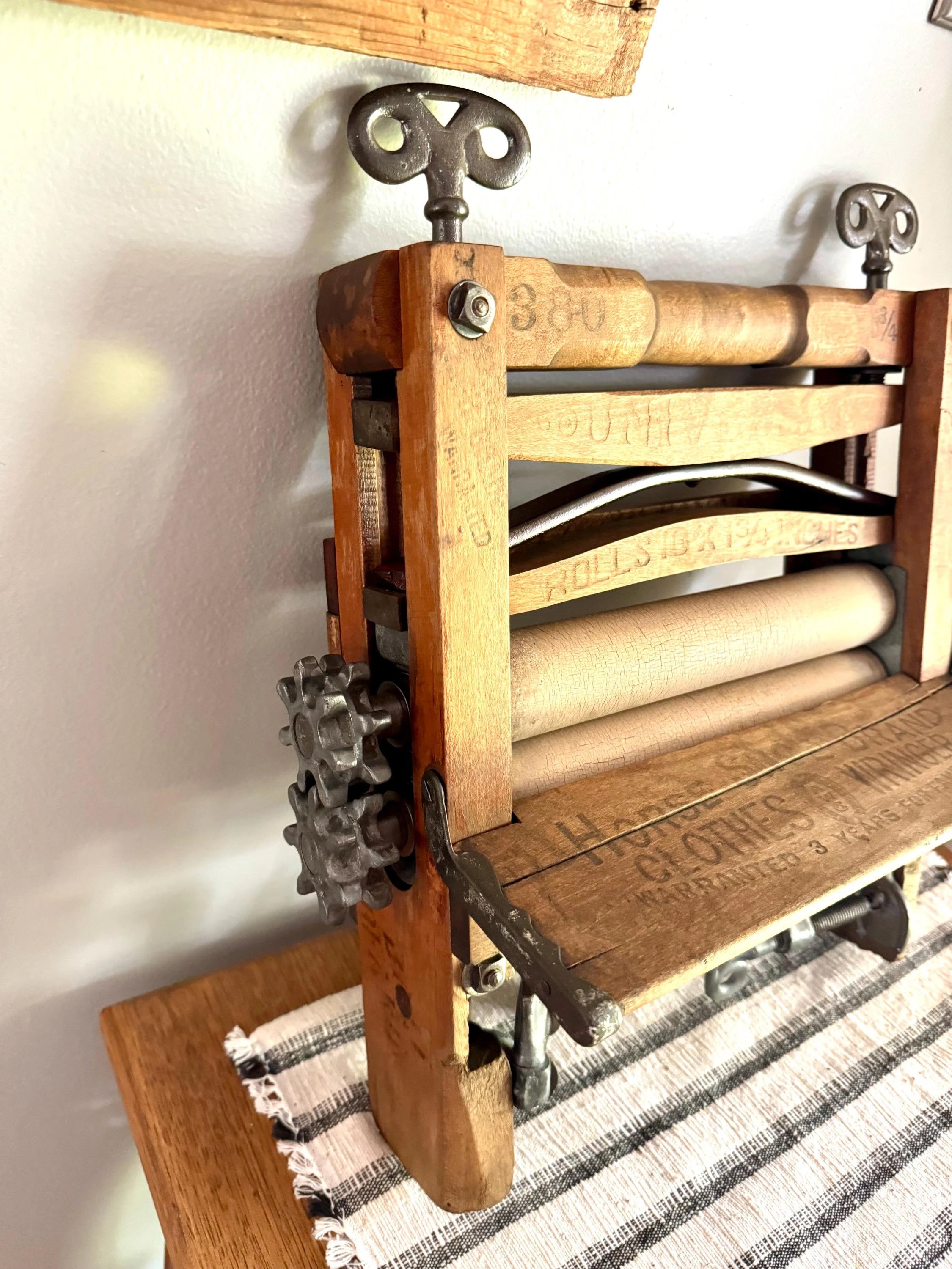 Antique Horse Shoe Brand Clothes Wringer | The American Wringer Co. | Vintage Wood and Metal Hand Crank Clothes Wringer No. 791