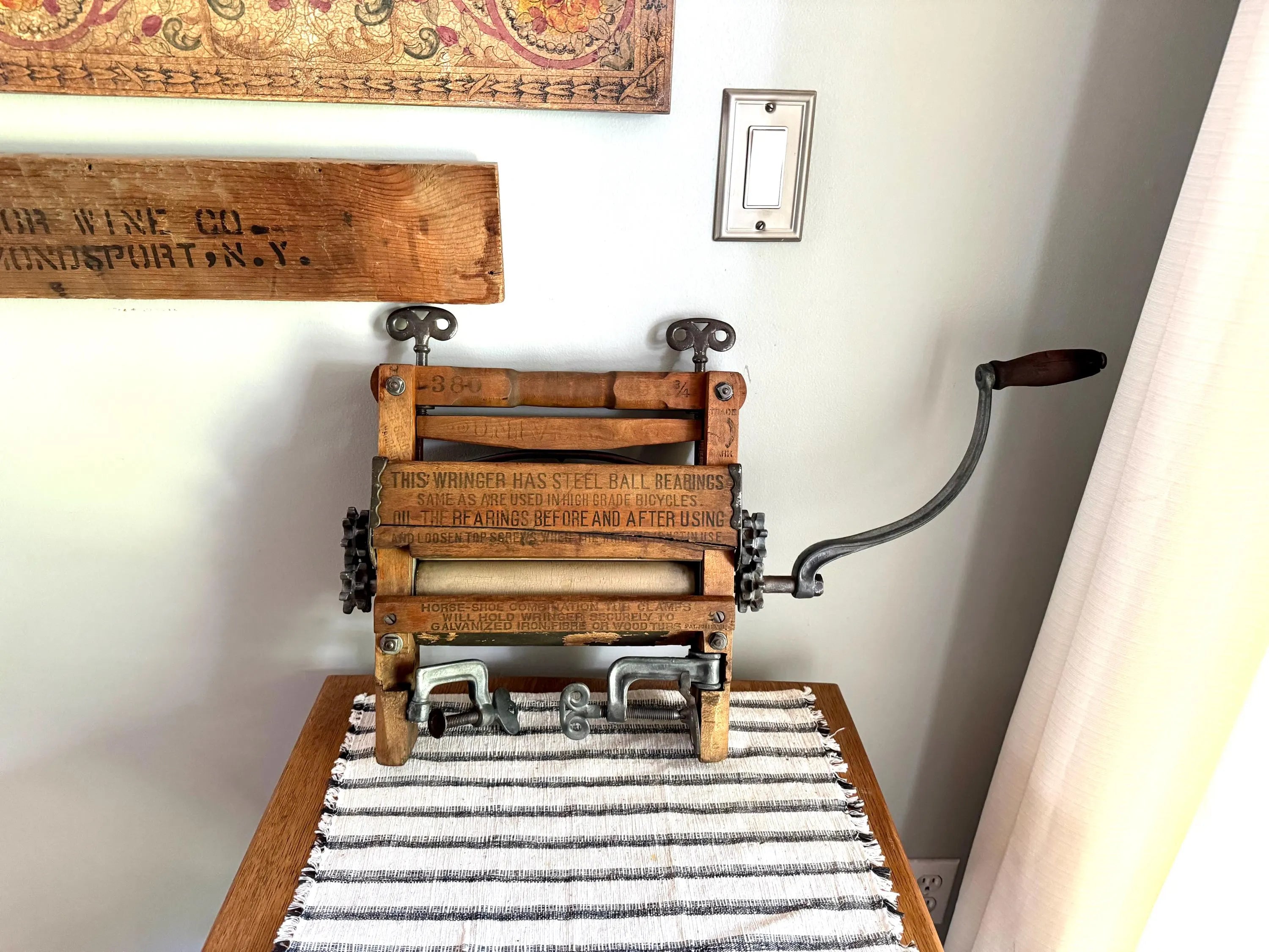 Antique Horse Shoe Brand Clothes Wringer | The American Wringer Co. | Vintage Wood and Metal Hand Crank Clothes Wringer No. 791