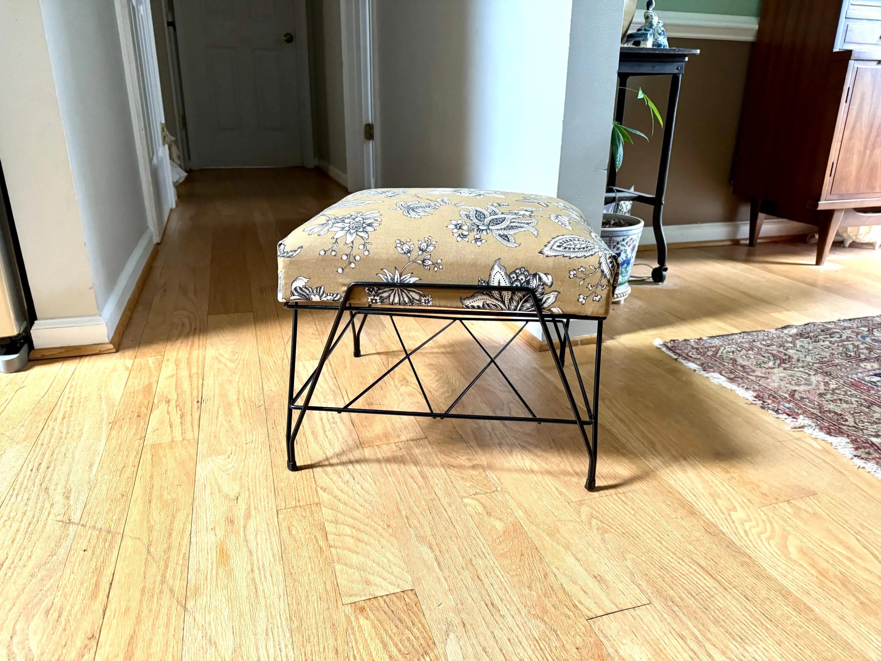 MCM Wire ottoman | Mid Century Modern Wire Footstool | Wire Footrest | Cushioned Ottoman | Floral Print Ottoman