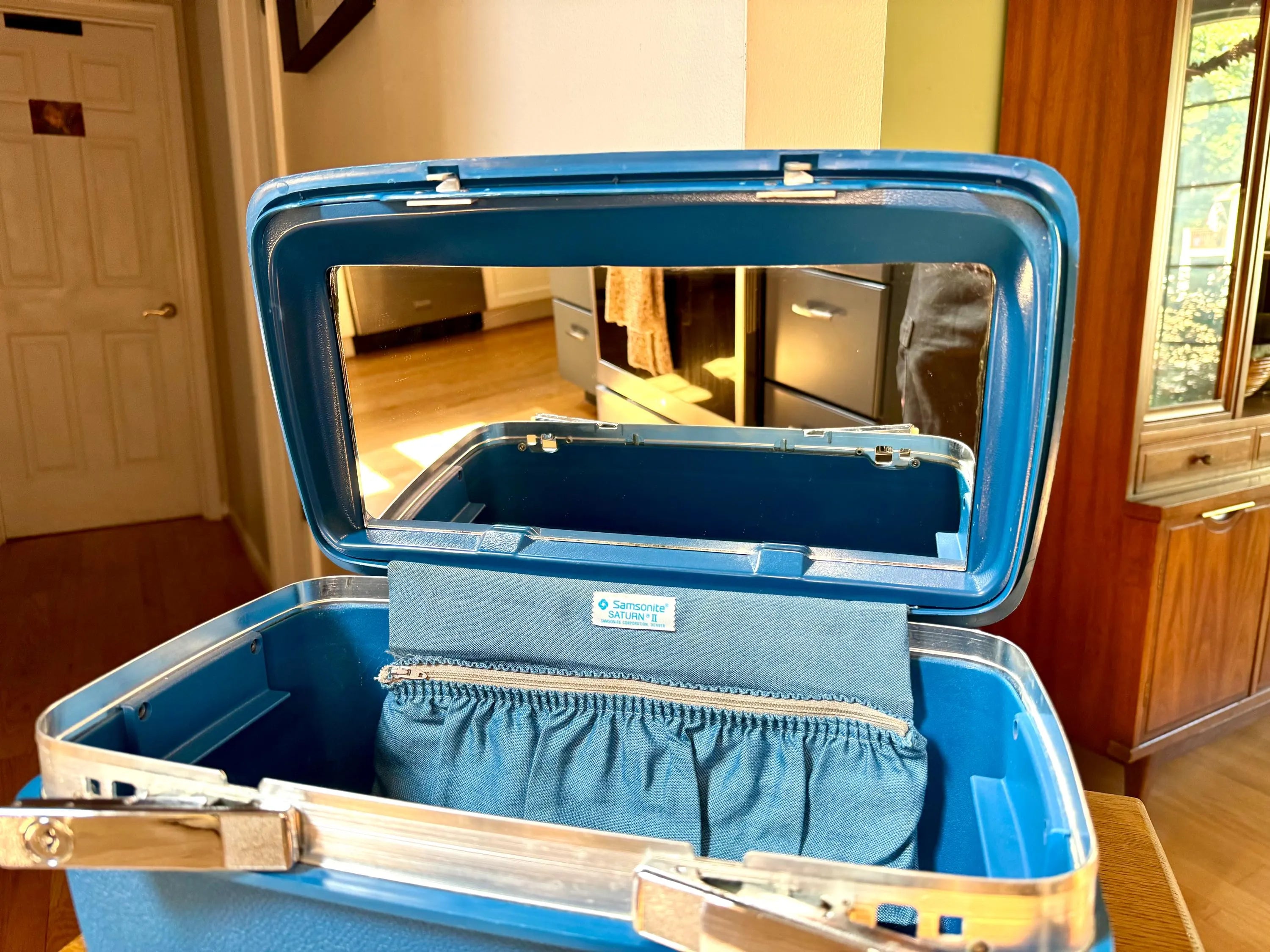 Samsonite Saturn II Cosmetic Case | Vintage Blue Travel Case | Overnight Bag | Blue Samsonite Train Case | Blue Make Up Bag| Retro Hard Case