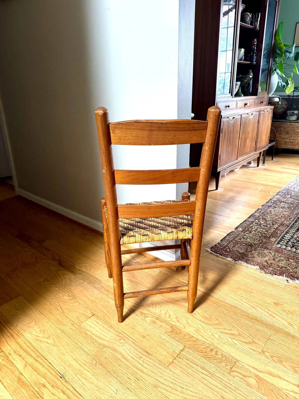 Vtg Wooden Ladder Back Chair | Wicker Bottom Wood Chair | Rattan Bottom Shaker Chair | Farmhouse Chairs | Dual Color Woven Chair