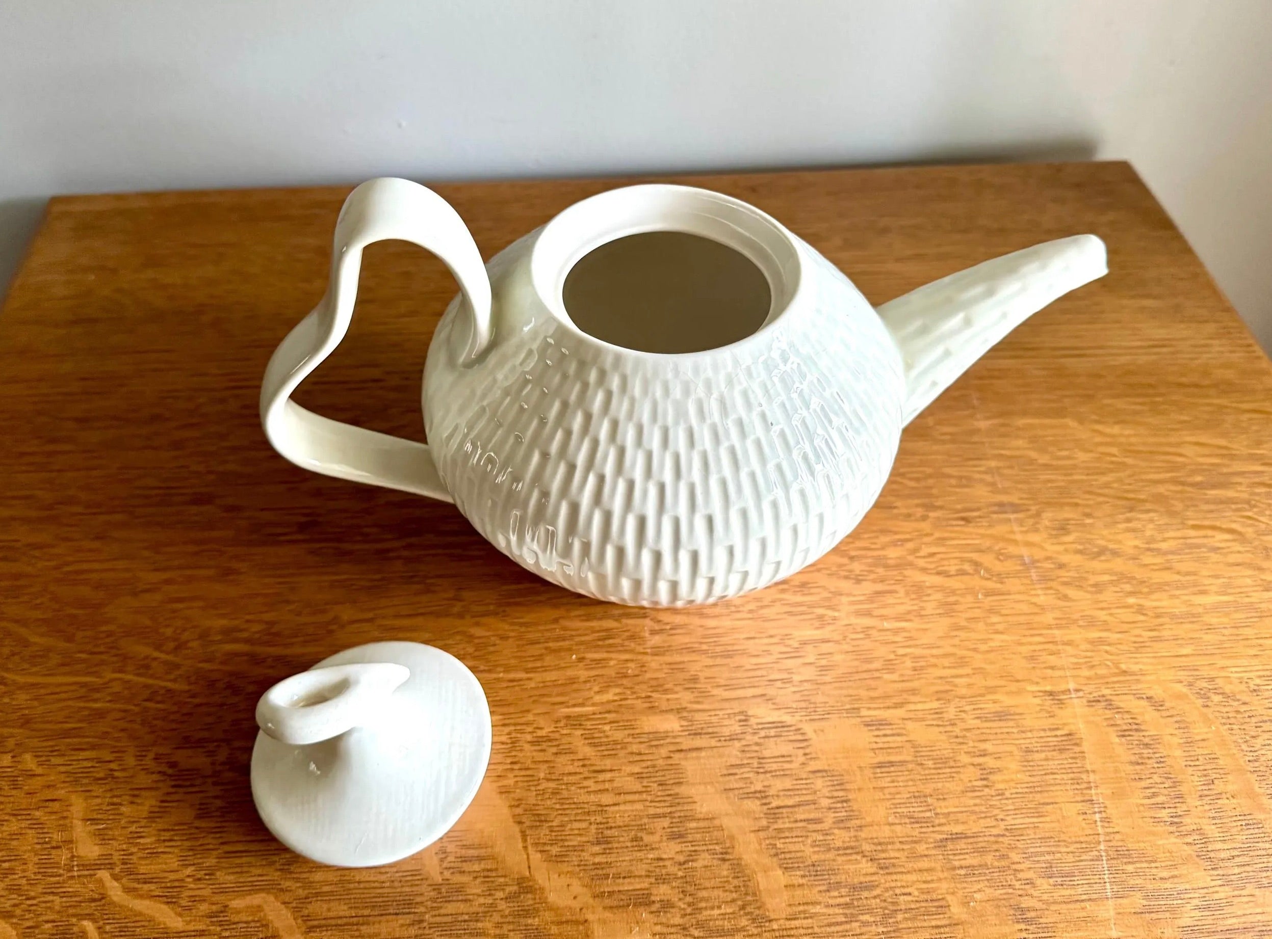 Vtg Red Wing China 20th Century Tea Pot With Lid | Red Wing Capistrano Tea Pot | MCM Dinnerware| Redwing Textured MCM Shaped Serving Pot