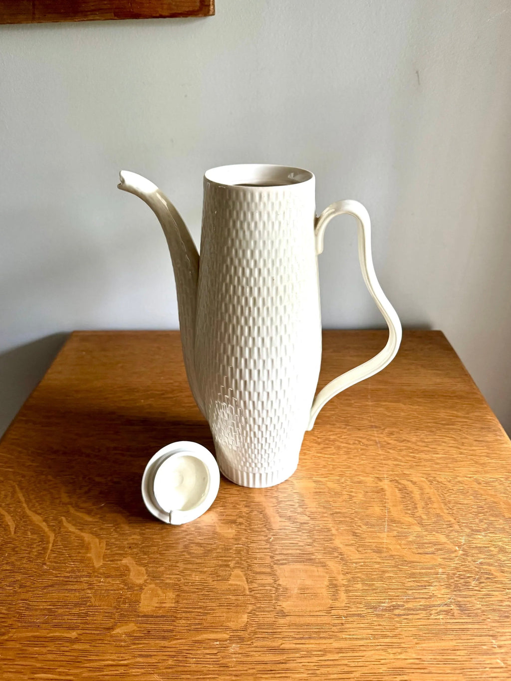 Vtg Red Wing China 20th Century Coffee Pot With Lid | Red Wing Capistrano Tea Pot | Redwing Textured MCM Shaped Serving Pitcher