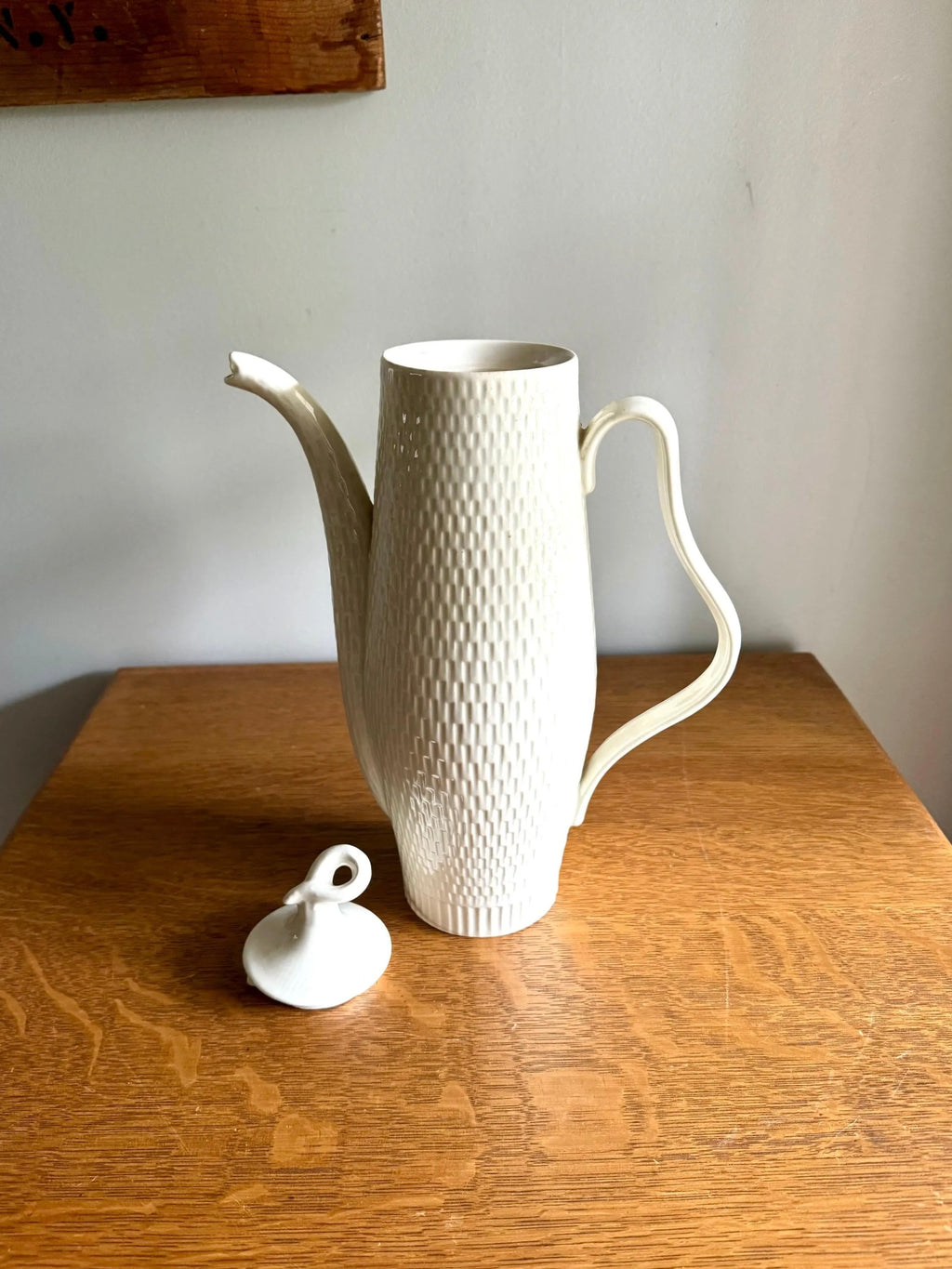 Vtg Red Wing China 20th Century Coffee Pot With Lid | Red Wing Capistrano Tea Pot | Redwing Textured MCM Shaped Serving Pitcher