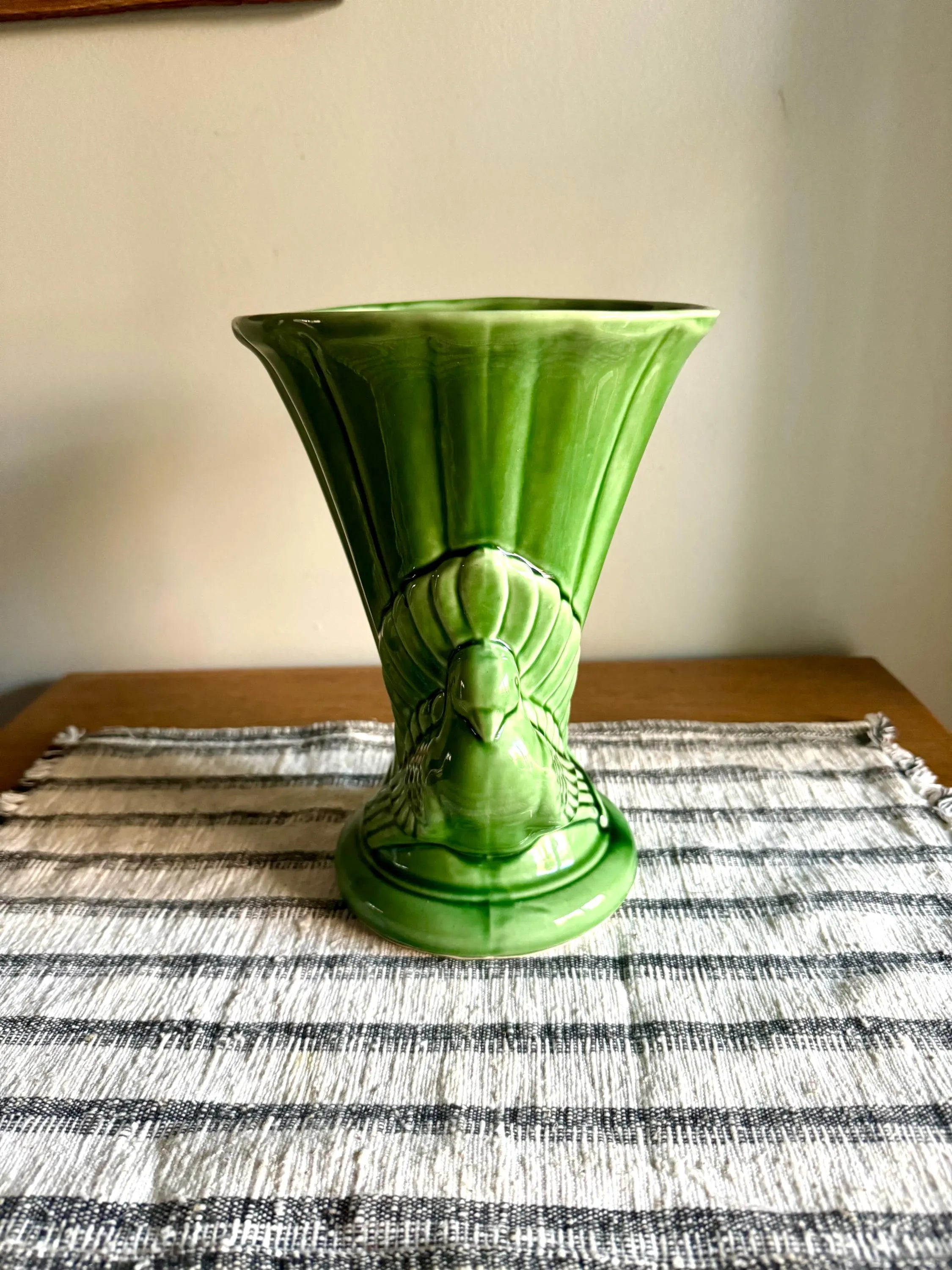 Vtg Shawnee 829 Ceramic Double Dove  | Shawnee Pottery Emerald Green Vase | Double Dove Ceramic Vase | Art Deco Shawnee Vase