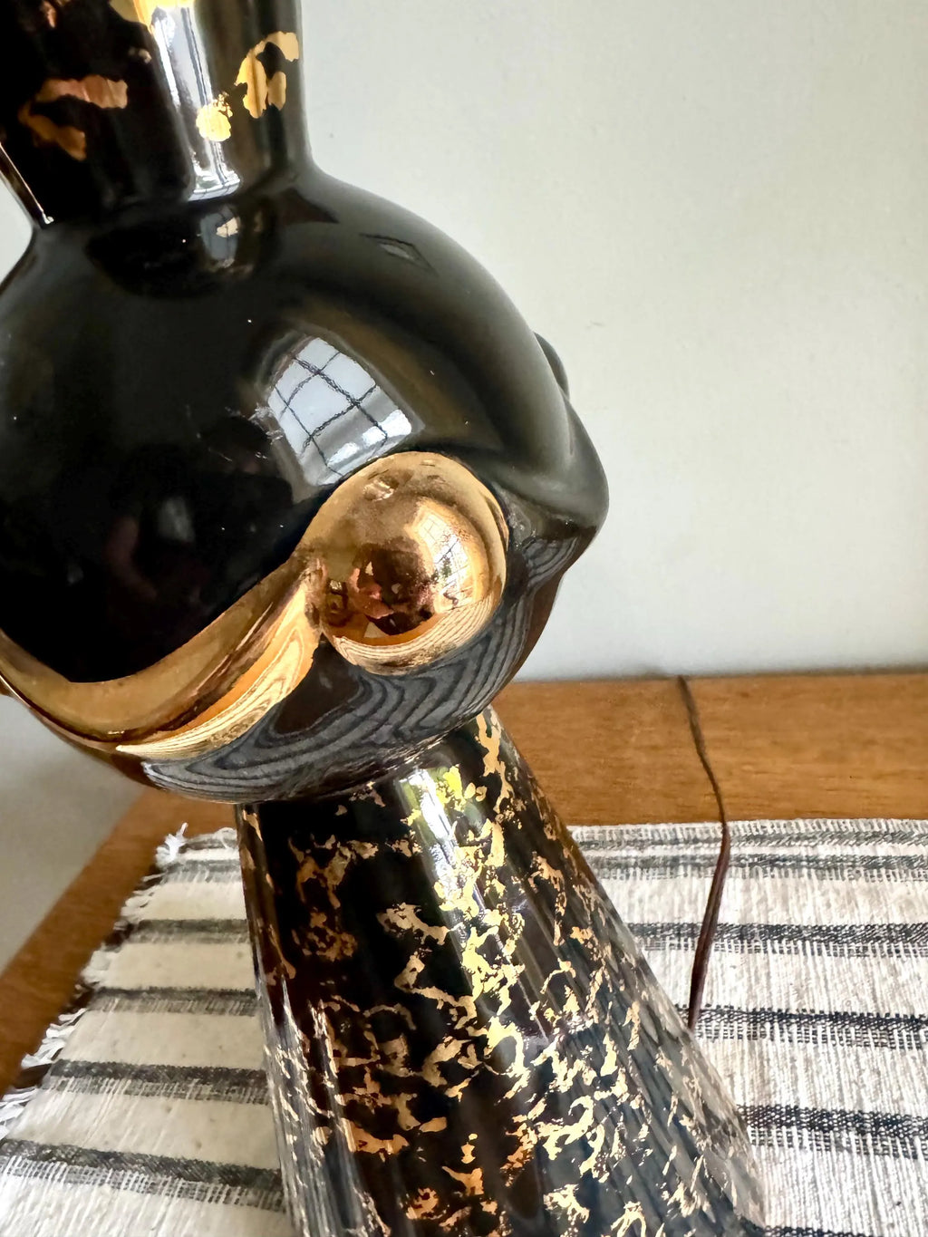 Vintage MCM Ceramic Lamp | Elegant Table Lamp | Atomic Black and Gold Ceramic Desk Lamp | Art Deco Night Stand Lamp | Black Art Deco Lamp