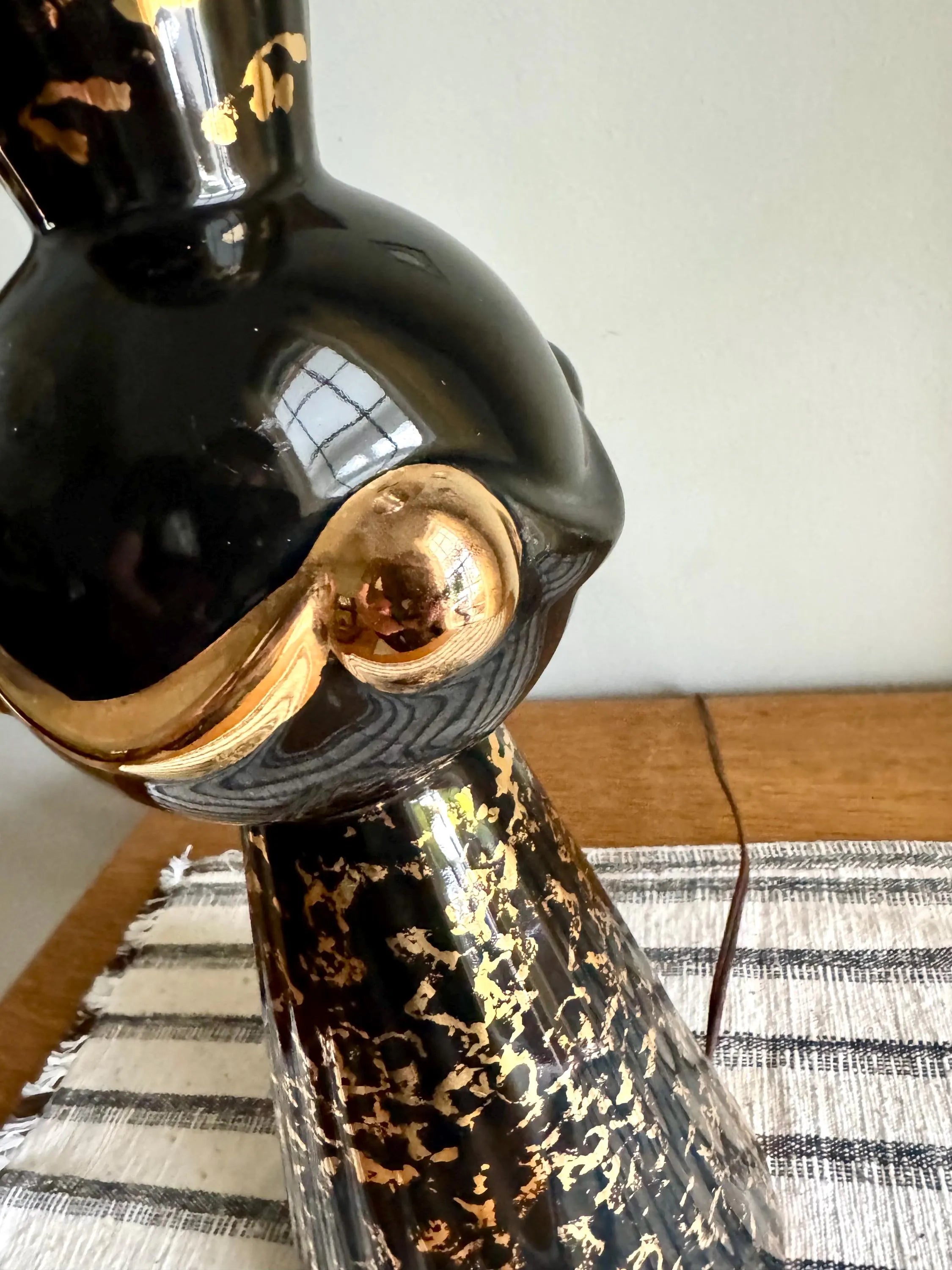 Vintage MCM Ceramic Lamp | Elegant Table Lamp | Atomic Black and Gold Ceramic Desk Lamp | Art Deco Night Stand Lamp | Black Art Deco Lamp