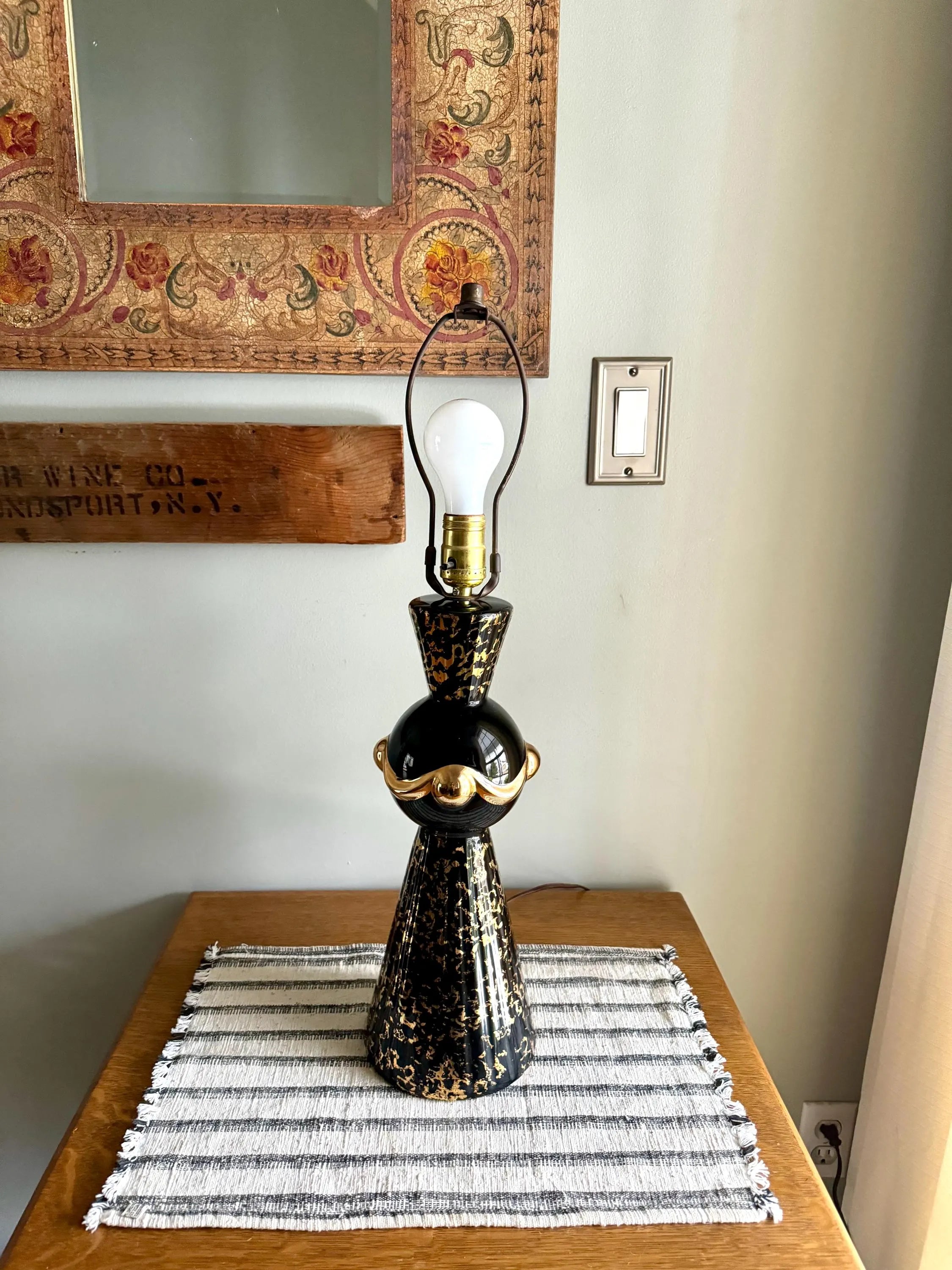 Vintage MCM Ceramic Lamp | Elegant Table Lamp | Atomic Black and Gold Ceramic Desk Lamp | Art Deco Night Stand Lamp | Black Art Deco Lamp