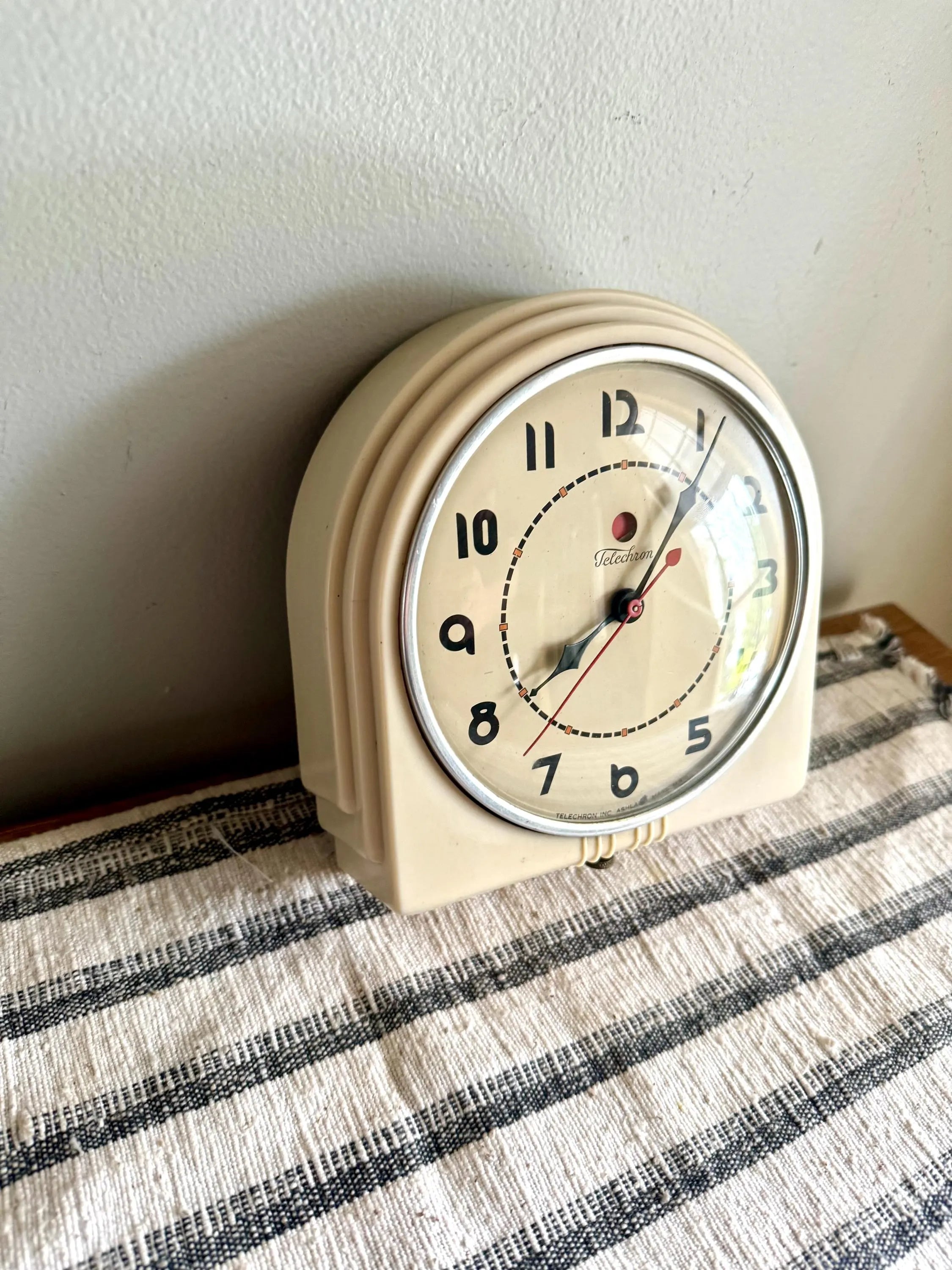 1930's Telechron Wall Clock | MCM Kitchen Clock | MCM Red Dot Wall Clock | Art Deco Telechron 2H07 Electric Clock | Art Deco Clock