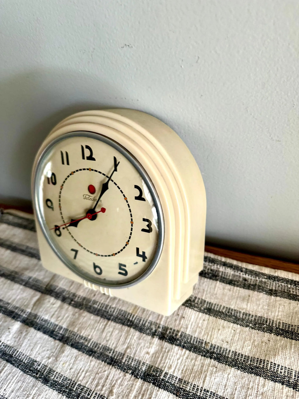 1930's Telechron Wall Clock | MCM Kitchen Clock | MCM Red Dot Wall Clock | Art Deco Telechron 2H07 Electric Clock | Art Deco Clock