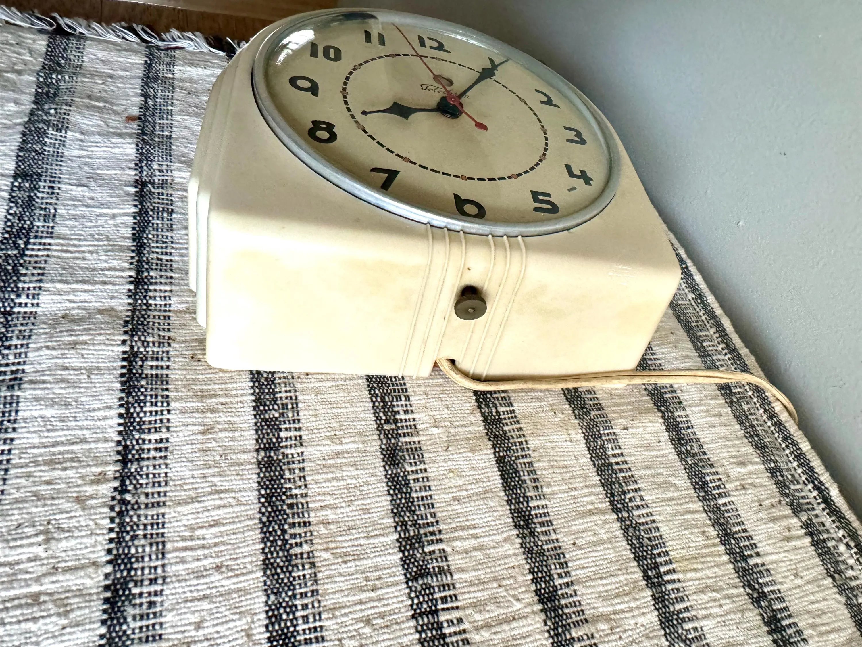 1930's Telechron Wall Clock | MCM Kitchen Clock | MCM Red Dot Wall Clock | Art Deco Telechron 2H07 Electric Clock | Art Deco Clock