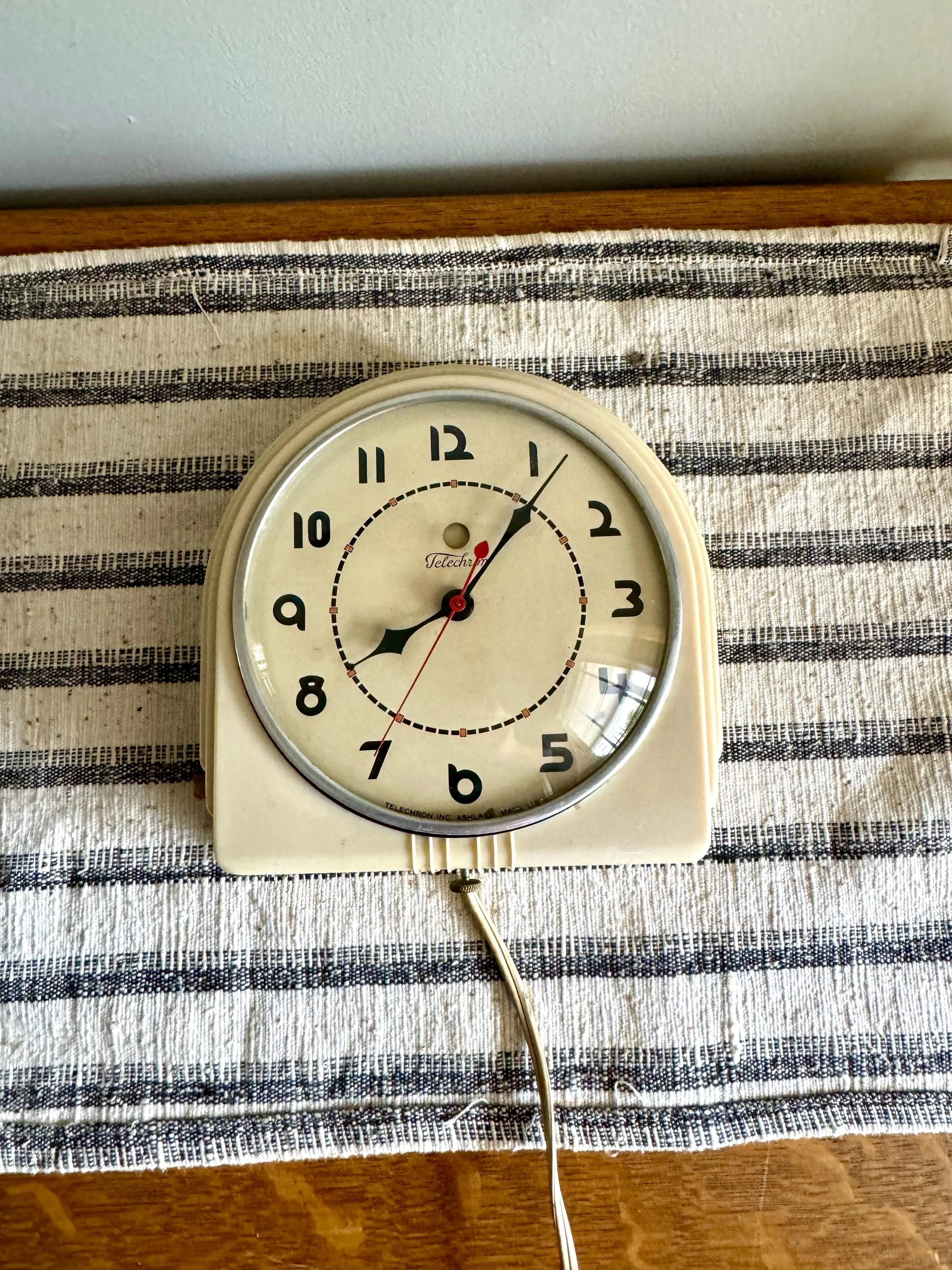 1930's Telechron Wall Clock | MCM Kitchen Clock | MCM Red Dot Wall Clock | Art Deco Telechron 2H07 Electric Clock | Art Deco Clock
