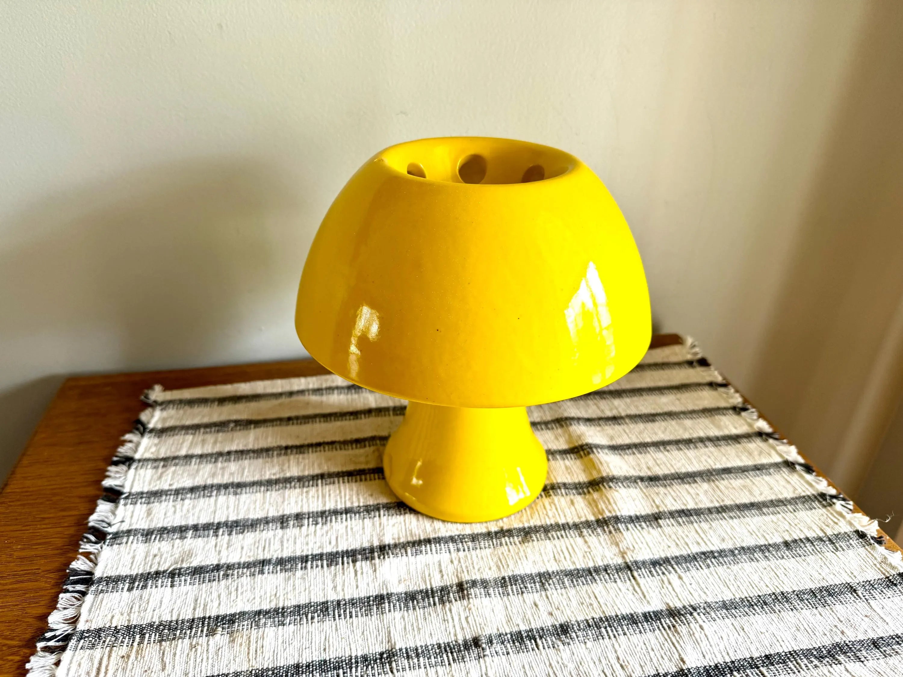 Vtg MCM Ceramic Mushroom Accent Lamp | Yellow Ceramic Mushroom Ambient Lamp | Yellow Mushroom Lamp