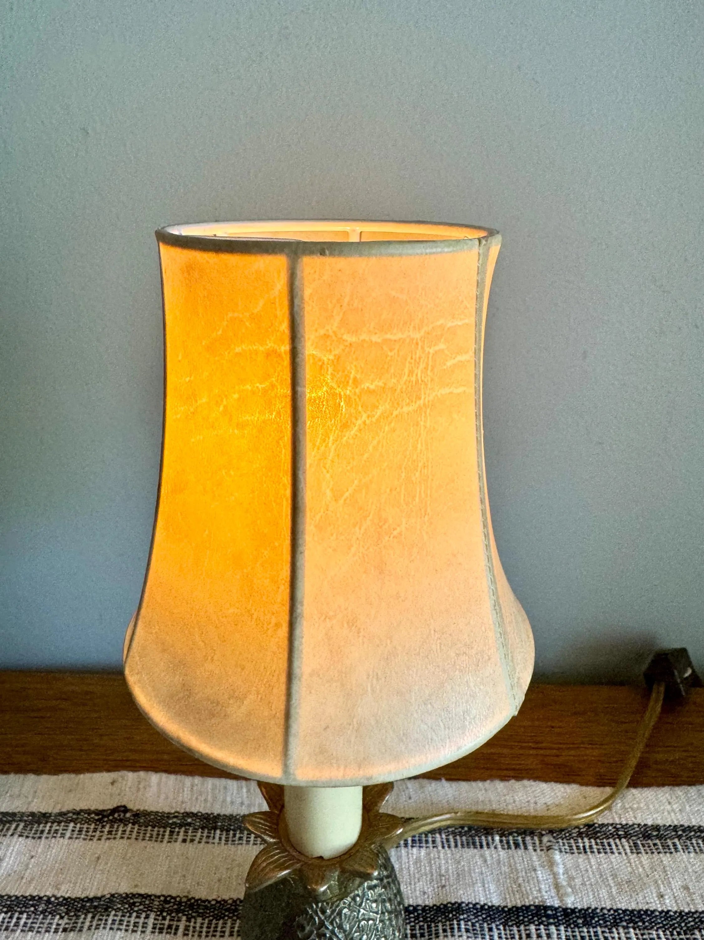 Vtg Brass Pineapple Lamp | Tiny Brass Pineapple Accent Lamp | Tropical Theme Decor | Coastal Decor | Minimalist Pineapple Lamp