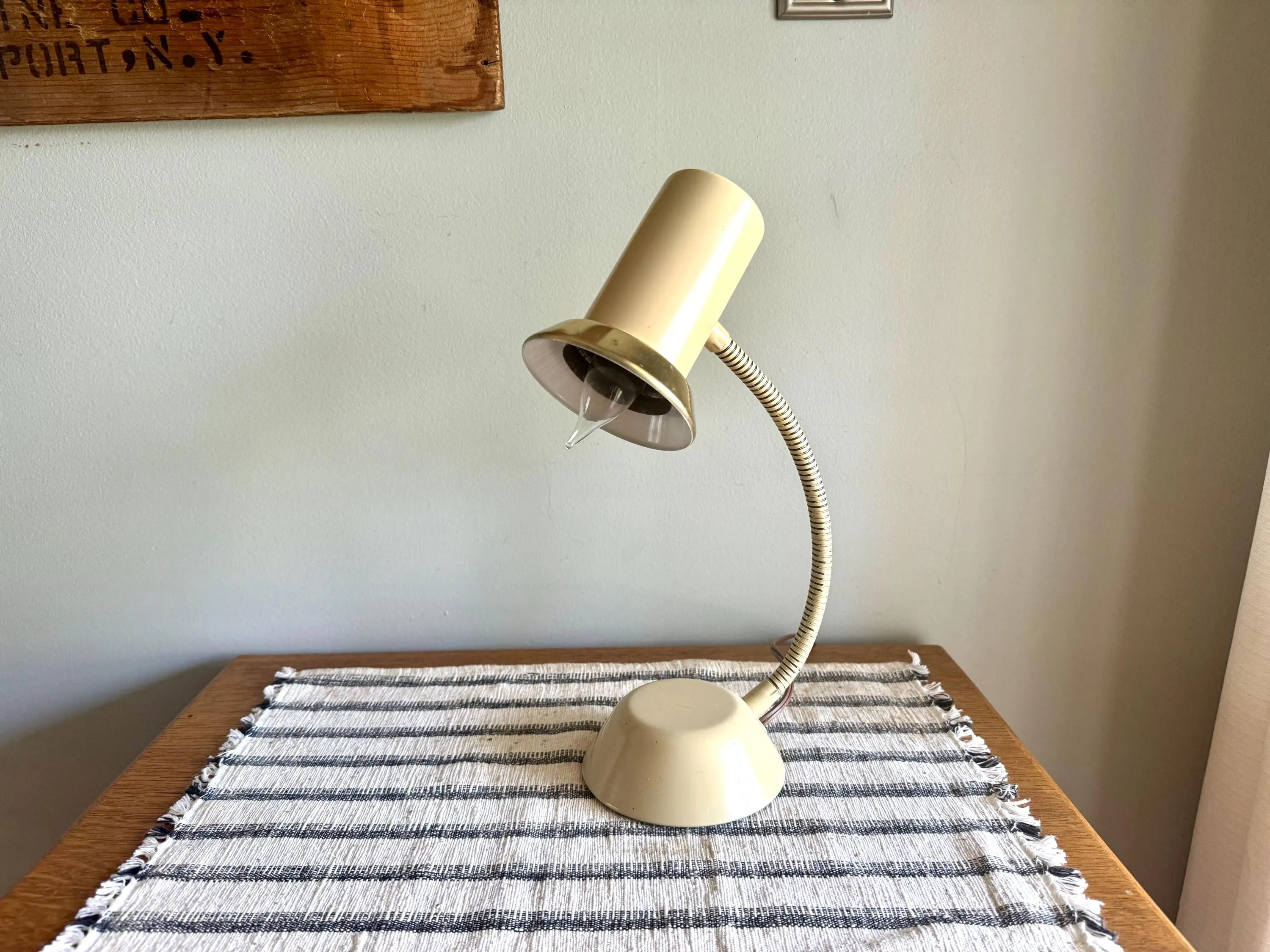 Vtg Gold and Tan Toned Gooseneck Desk Lamp | Mid Century Desk Lamp | 50's Reading Lamp | Gooseneck Arc Desk Lamp | MCM Desk Lamp