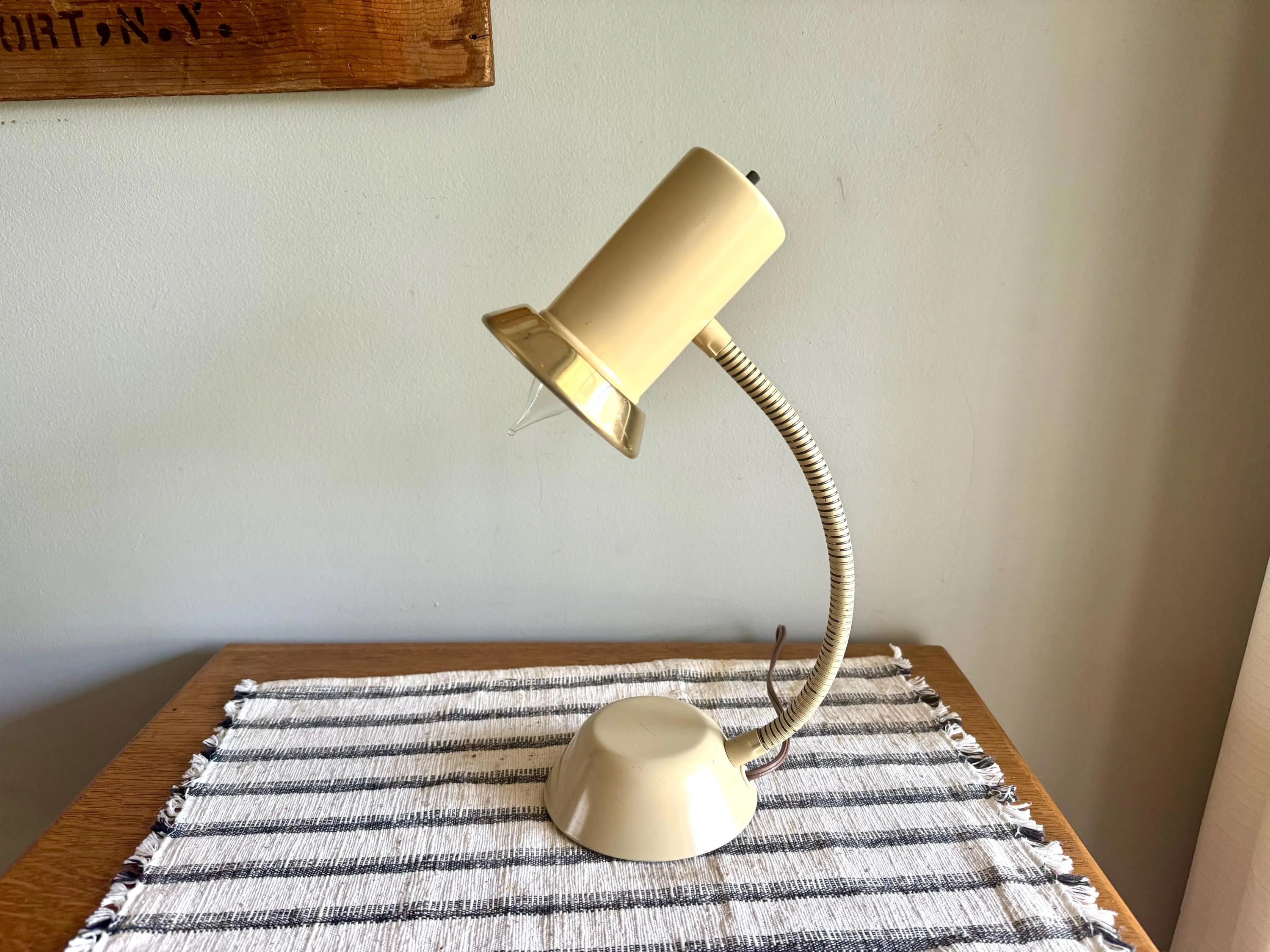Vtg Gold and Tan Toned Gooseneck Desk Lamp | Mid Century Desk Lamp | 50's Reading Lamp | Gooseneck Arc Desk Lamp | MCM Desk Lamp