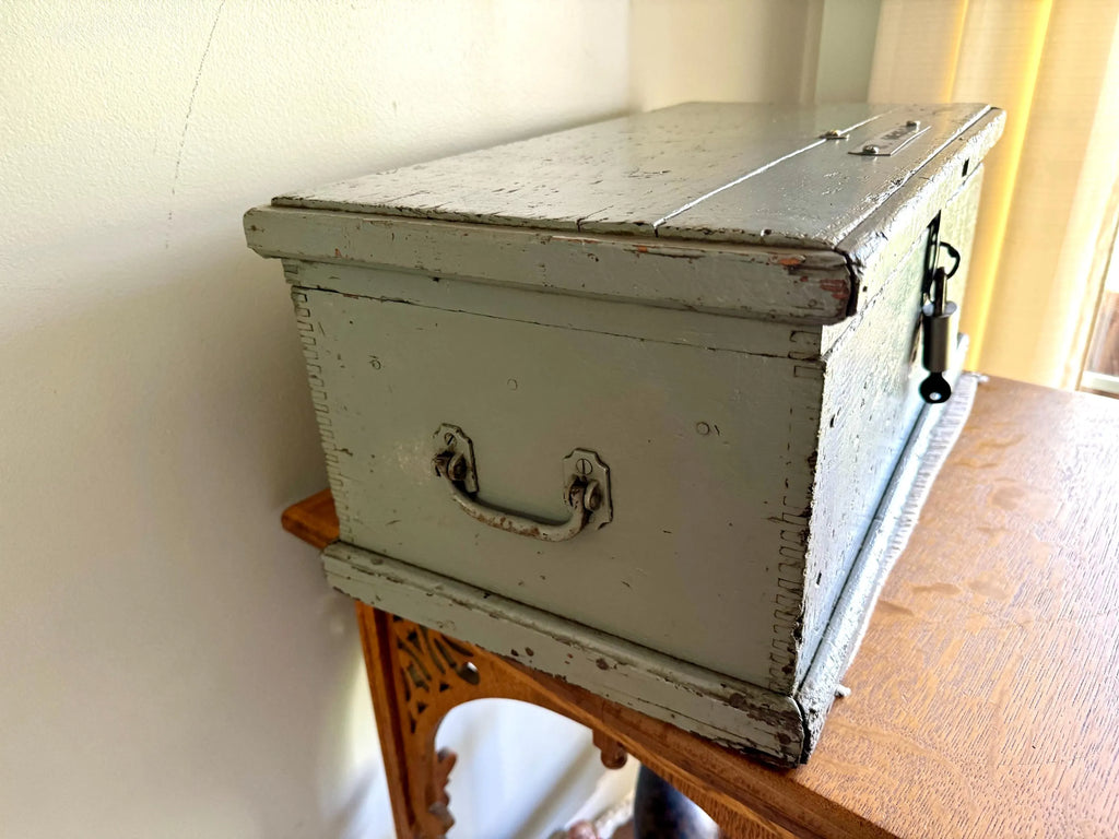 Vtg Wood Carpenter's Tool Chest | Small Distressed Wood Tool Trunk | Rustic Gray Dovetailed Wood Tool Box and Tray | Rustic Handled Box