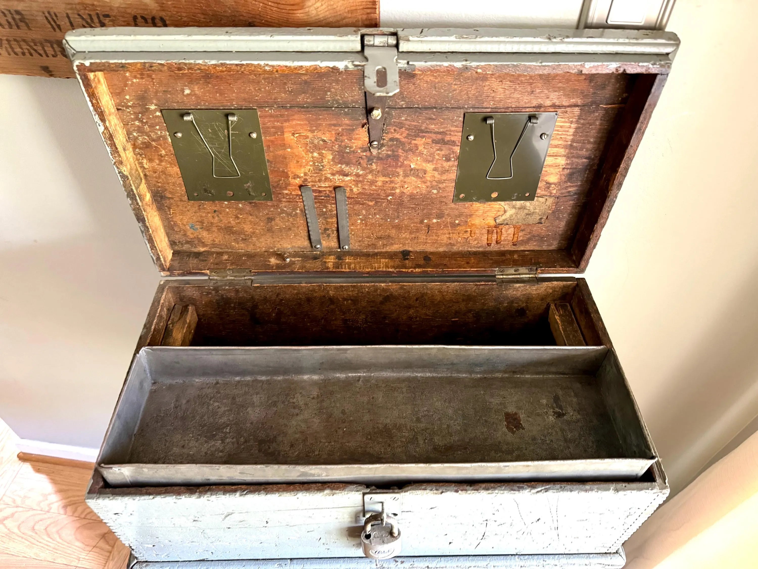 Vtg Wood Carpenter's Tool Chest | Small Distressed Wood Tool Trunk | Rustic Gray Dovetailed Wood Tool Box and Tray | Rustic Handled Box