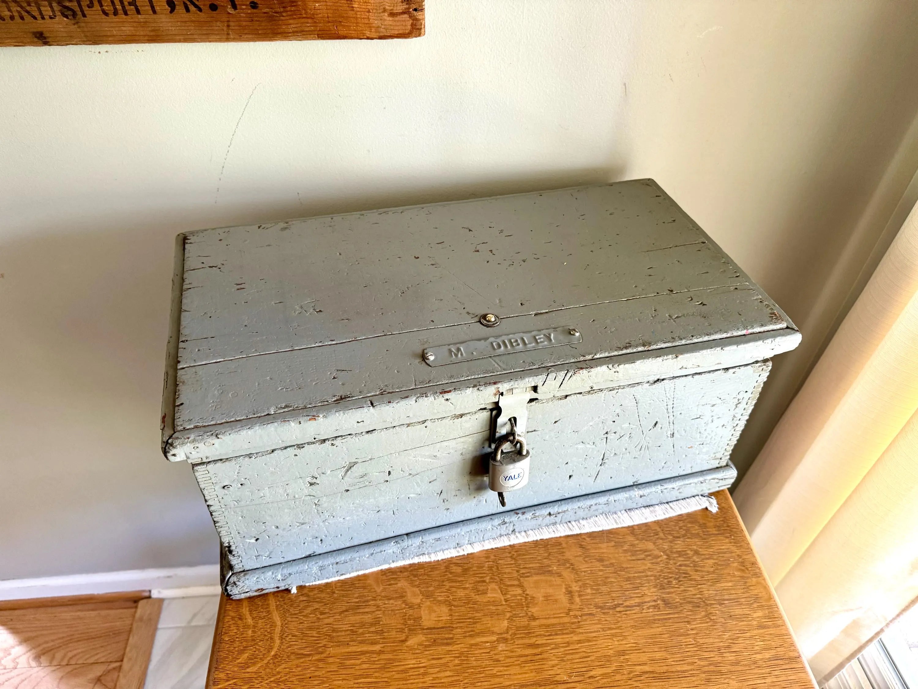 Vtg Wood Carpenter's Tool Chest | Small Distressed Wood Tool Trunk | Rustic Gray Dovetailed Wood Tool Box and Tray | Rustic Handled Box