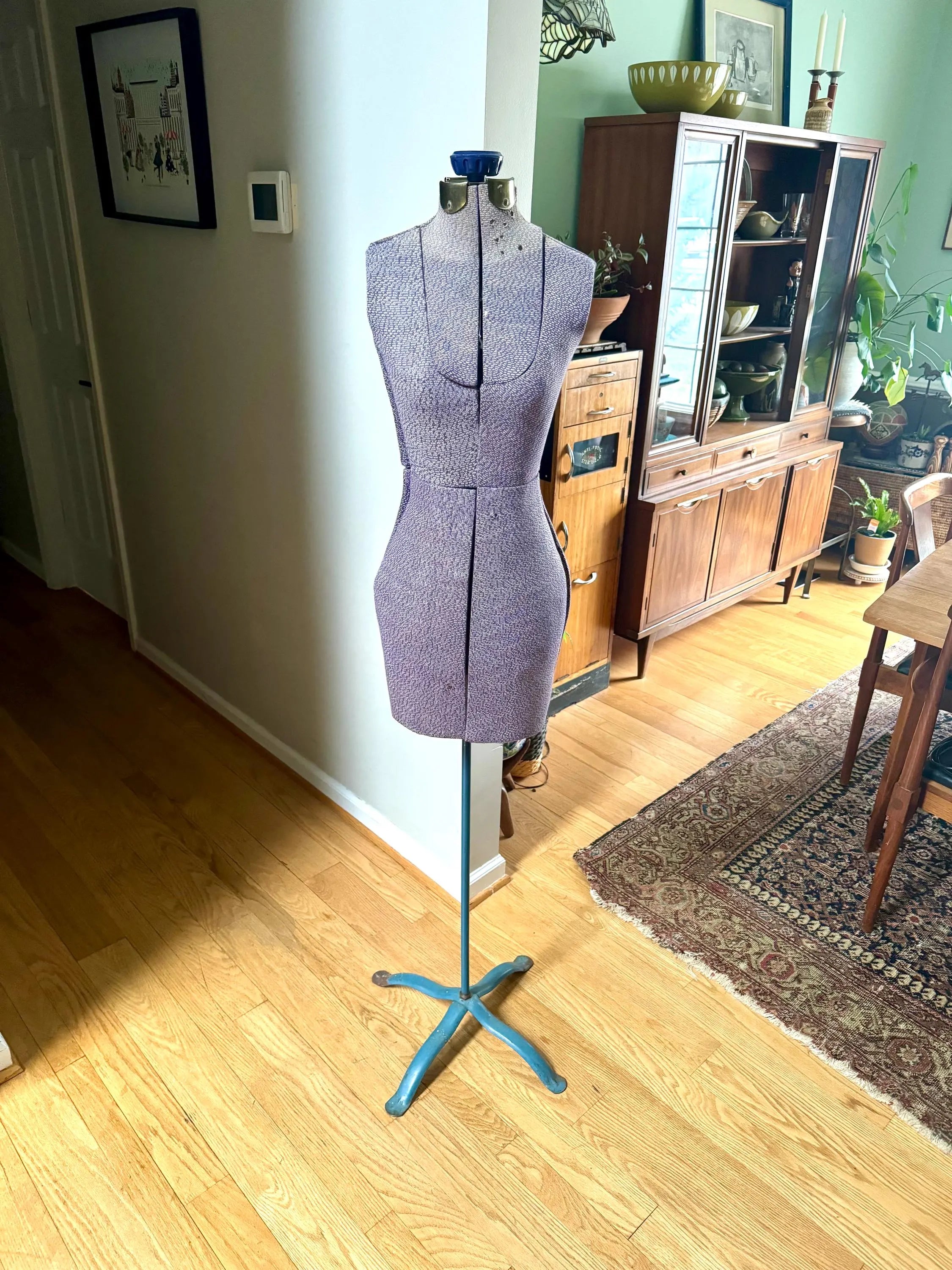 Vtg Adjustable Dress Form | Portable Dress Form | Vintage Dress Form | Seamstress Gift | Designer Gift | Store Display| Clothing Display