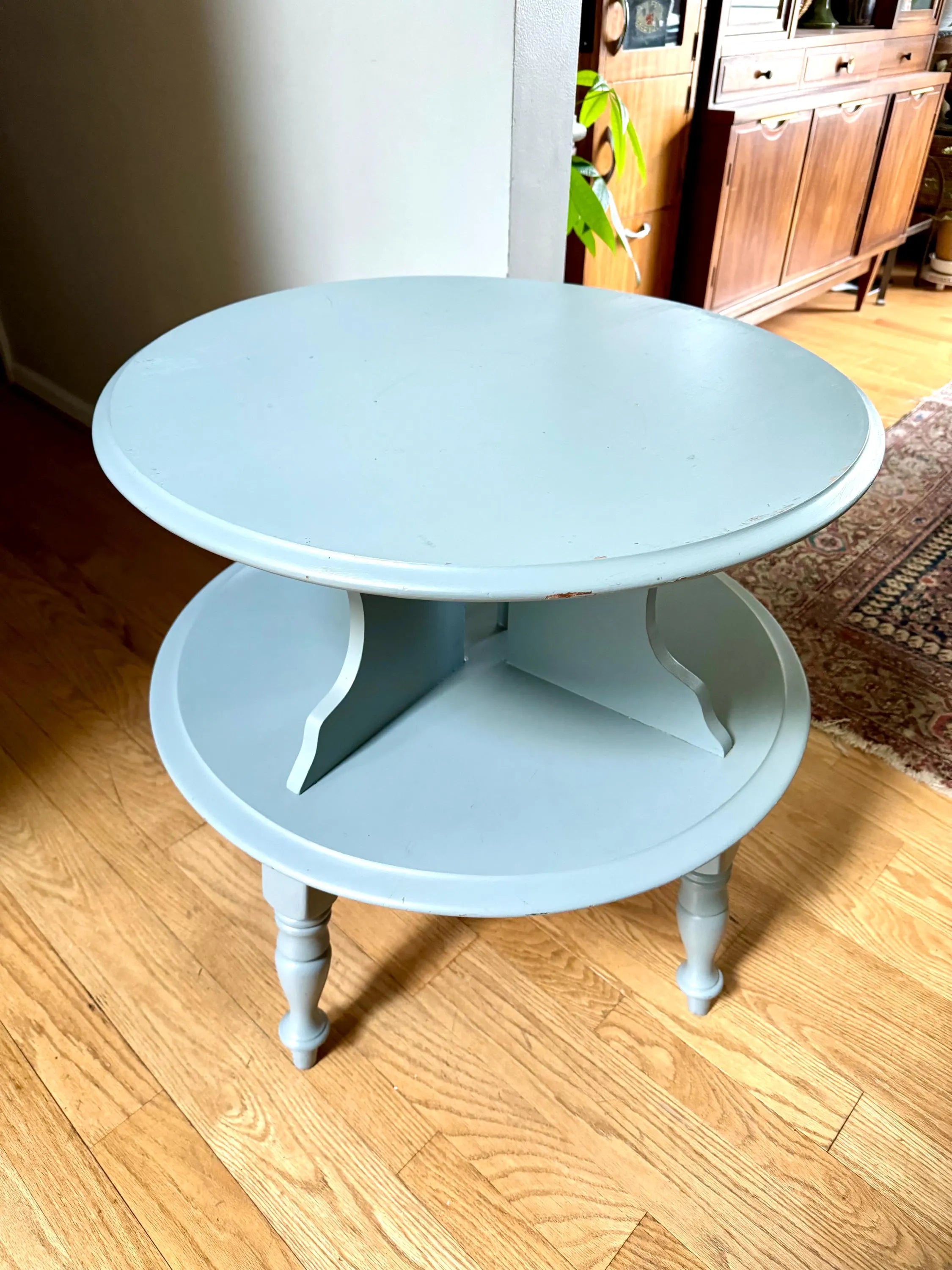 Vtg Painted Two Tiered Bassett Table | Bassett Furniture Tiered Display Table | Distressed Painted Round Tiered Table
