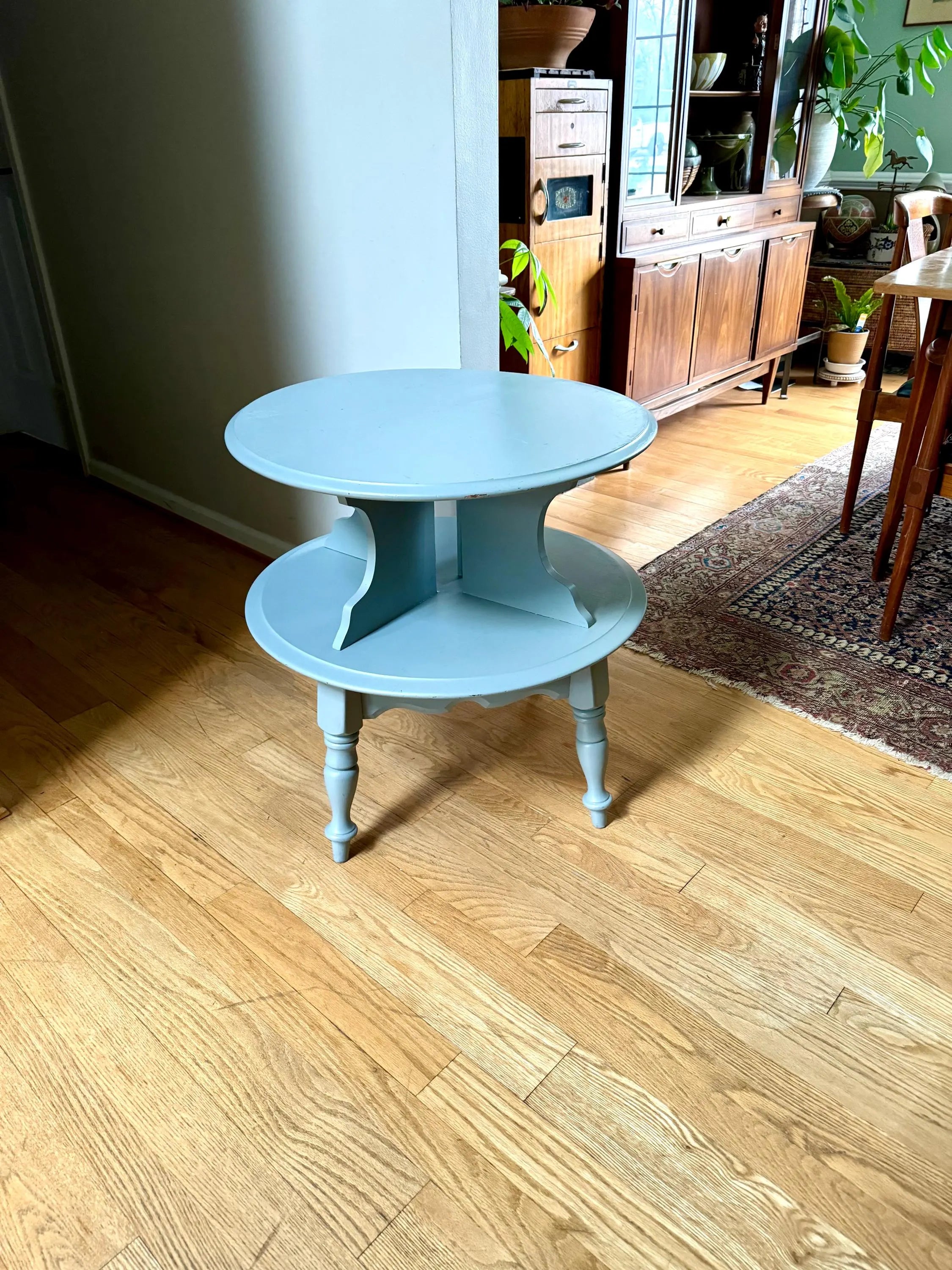 Vtg Painted Two Tiered Bassett Table | Bassett Furniture Tiered Display Table | Distressed Painted Round Tiered Table