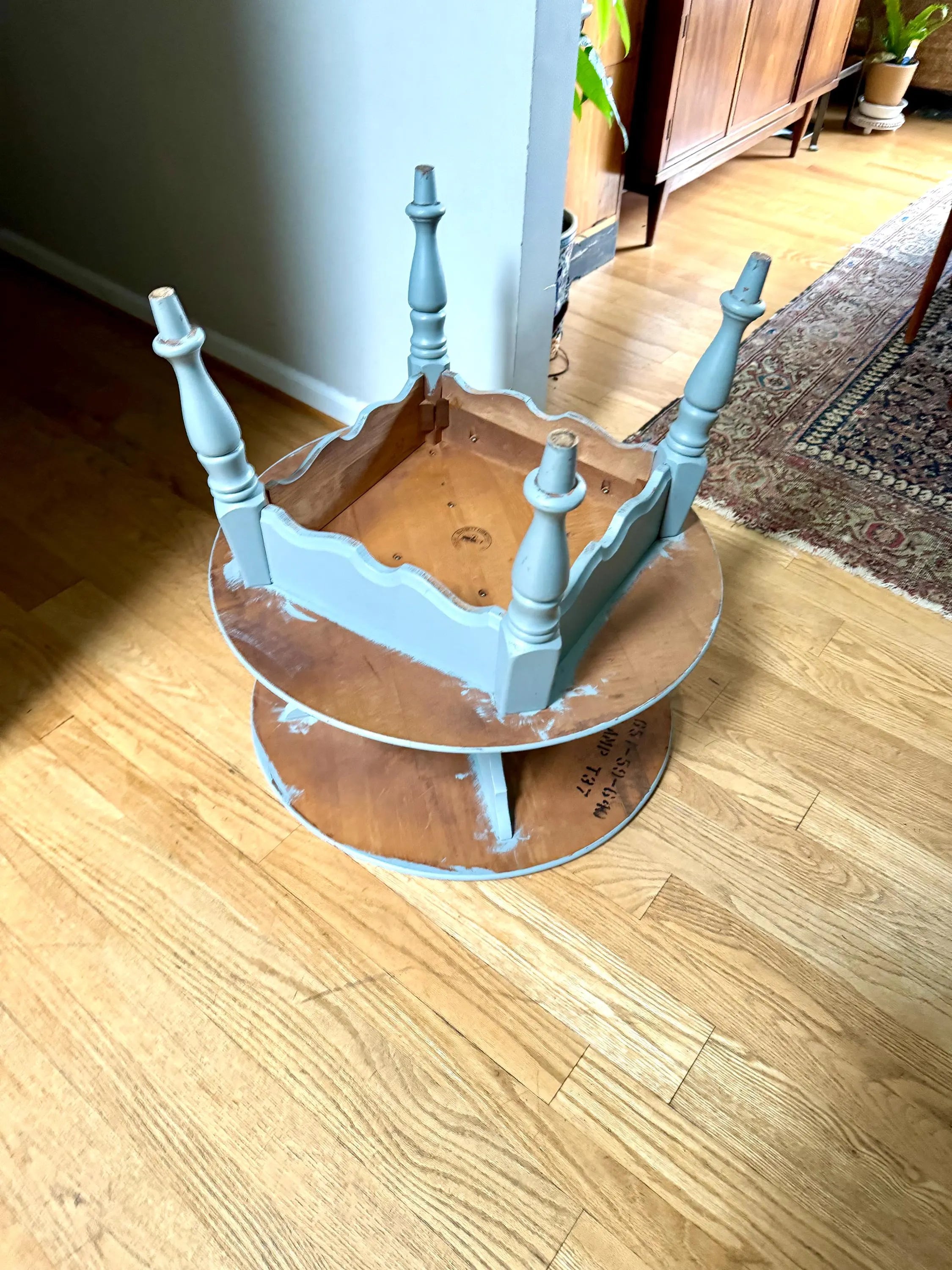 Vtg Painted Two Tiered Bassett Table | Bassett Furniture Tiered Display Table | Distressed Painted Round Tiered Table