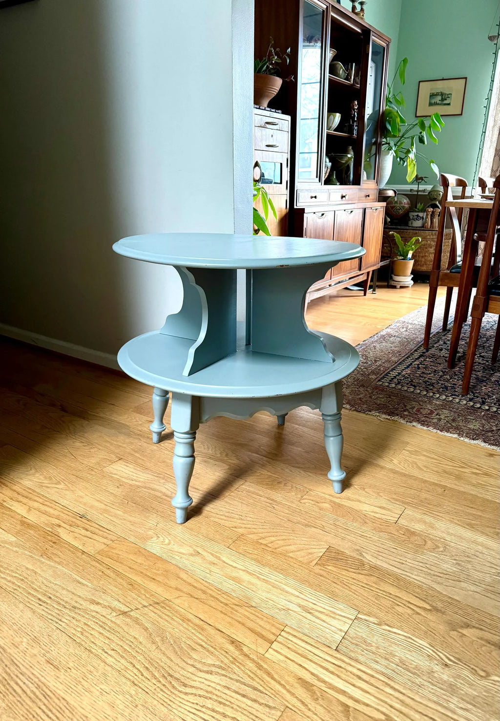 Vtg Painted Two Tiered Bassett Table | Bassett Furniture Tiered Display Table | Distressed Painted Round Tiered Table