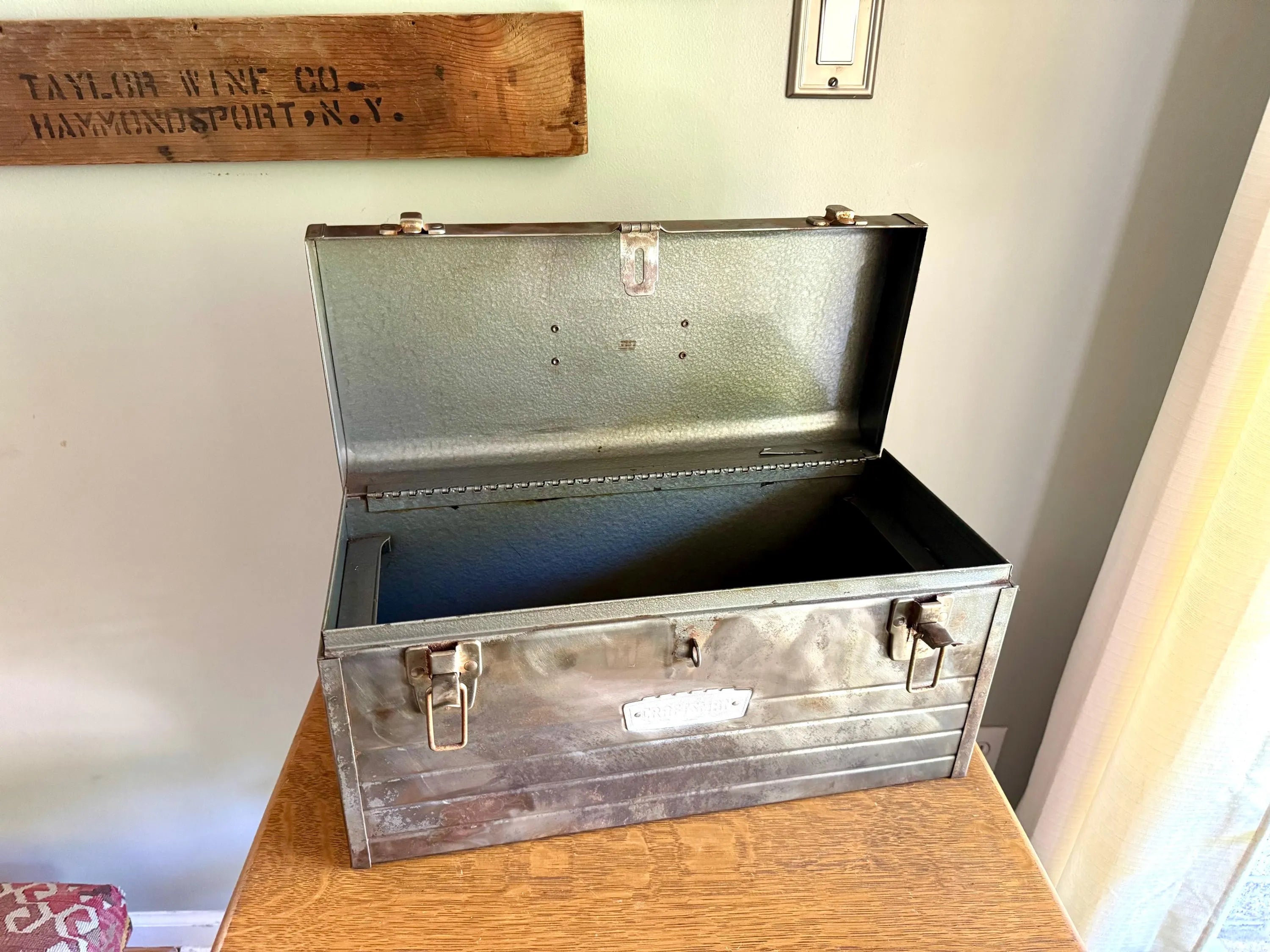 Vtg Distressed Heavy Duty Craftsman Tool Box | Rustic Craftsman 6500 Tool Box
