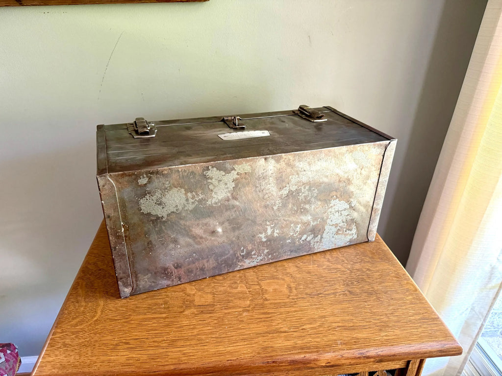 Vtg Distressed Heavy Duty Craftsman Tool Box | Rustic Craftsman 6500 Tool Box