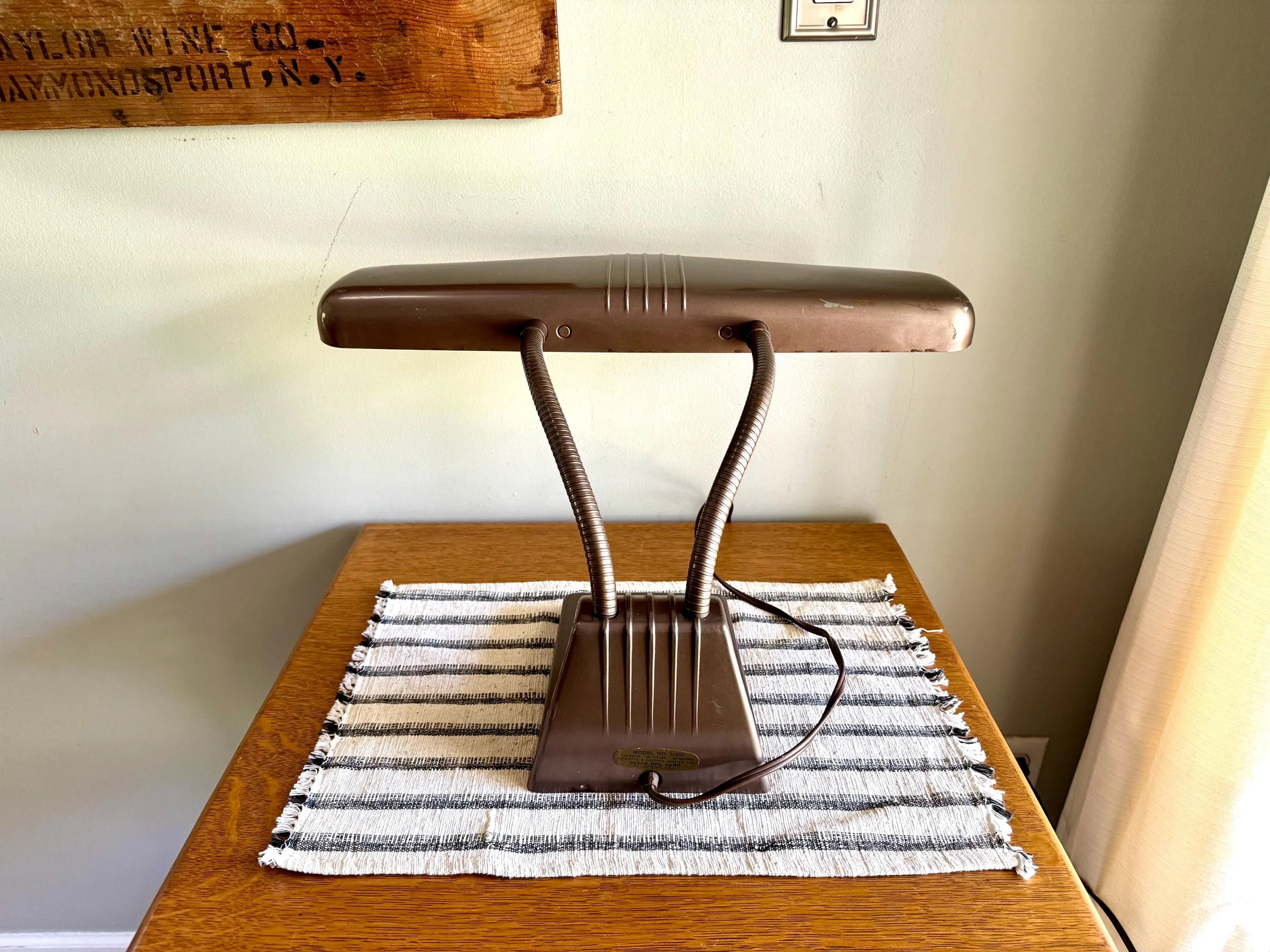 Vtg Dazor 1000 Desk Lamp | Industrial Drafting Lamp | Floating Arm Table lamp | Dazor Mid Century Task Lamp| Adjustable Dazor Model 1000