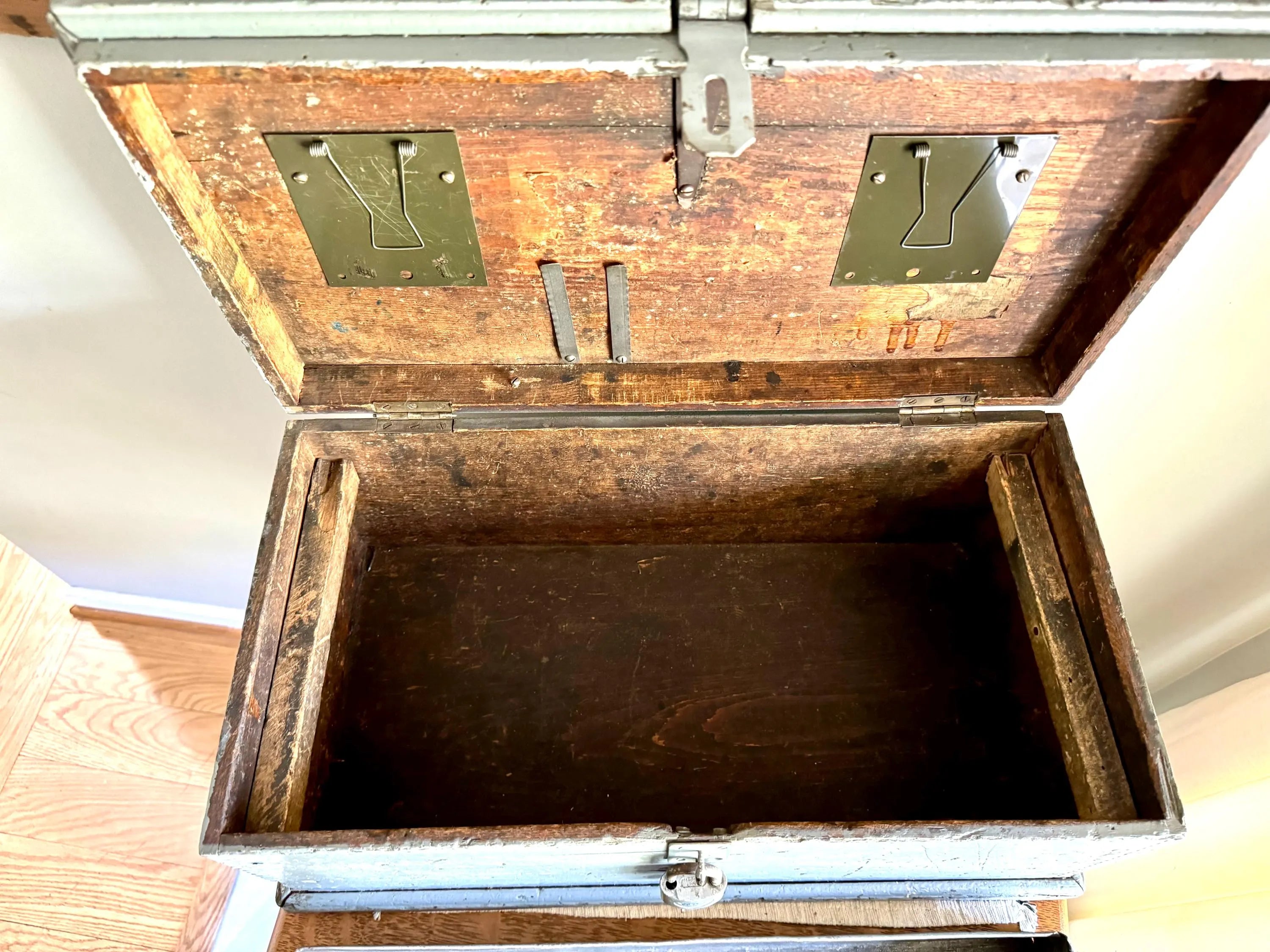 Vtg Wood Carpenter's Tool Chest | Small Distressed Wood Tool Trunk | Rustic Gray Dovetailed Wood Tool Box and Tray | Rustic Handled Box