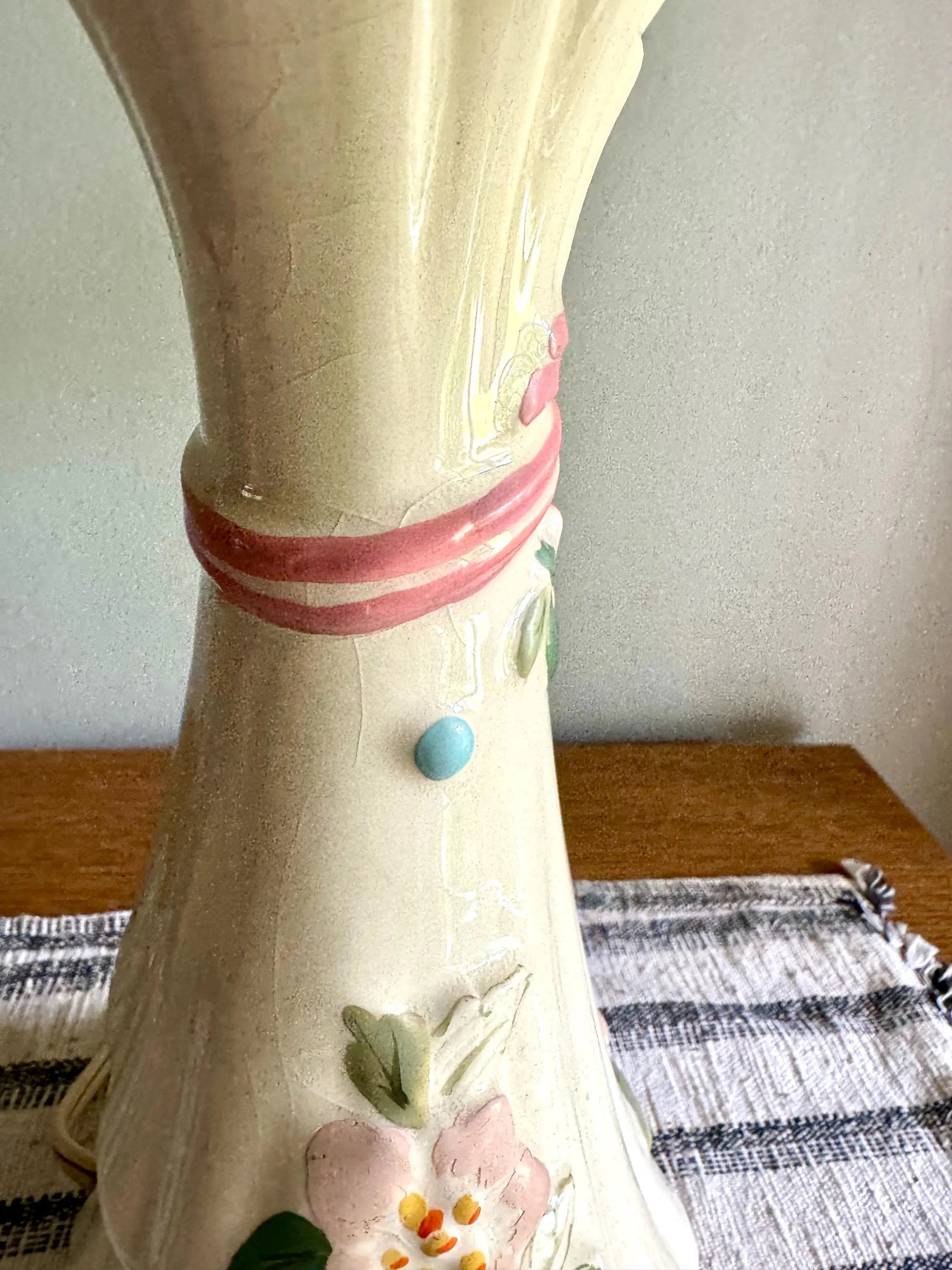 Vtg F.B. Johnson Ceramic Floral Lamp | W.F.B. Johnson Floral Ribbon Ceramic Lamp| Ceramic Floral Boudoir Lamp | 60's Ceramic Floral Lamp