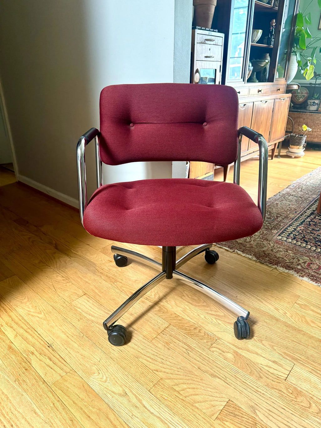 Vintage MCM Steelcase Desk Chair | Maroon MCM Swivel Chair | Steelcase Rolling Padded Office Chair | 80's Adjustable Executive Swivel Chair