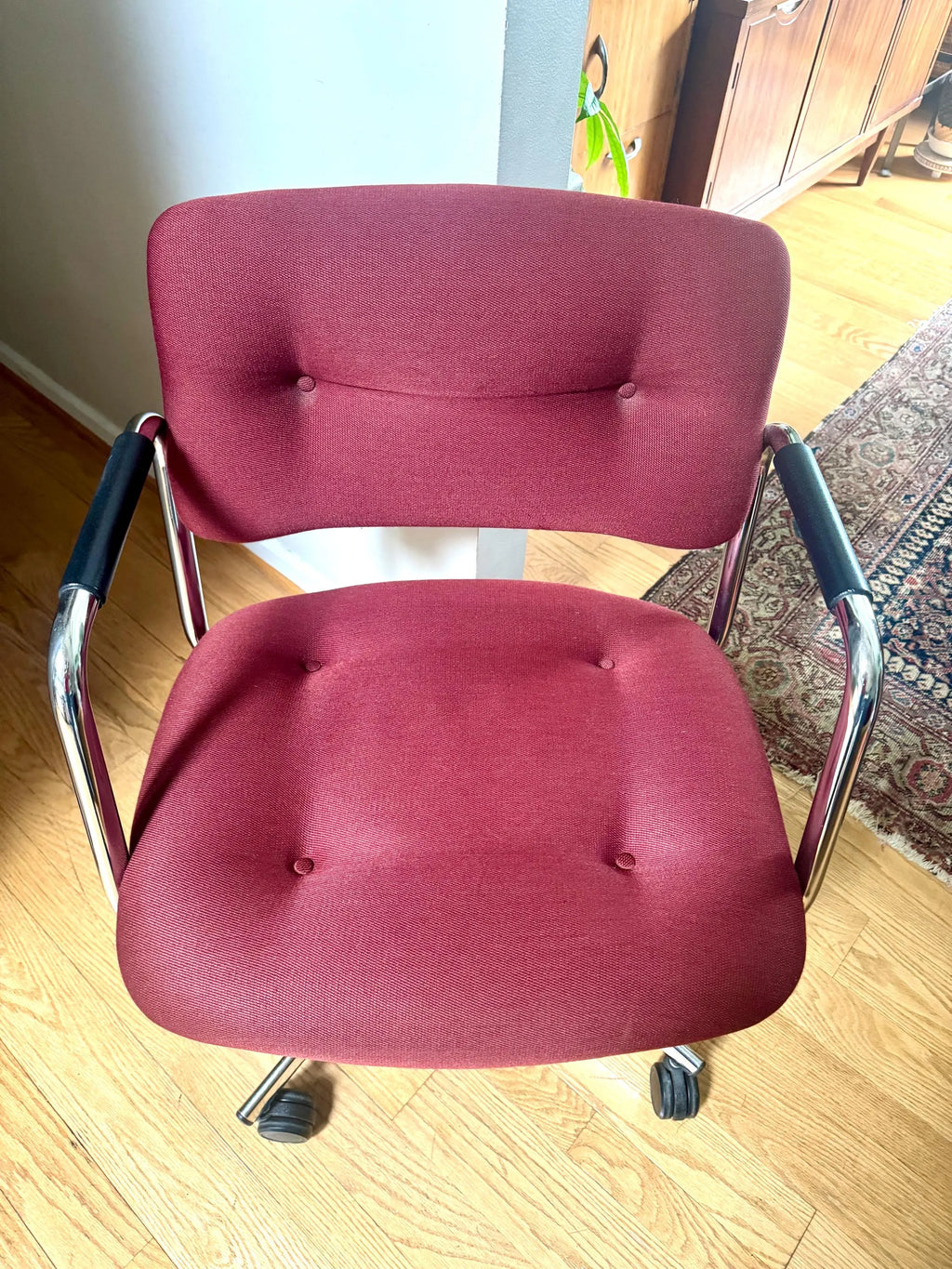 Vintage MCM Steelcase Desk Chair | Maroon MCM Swivel Chair | Steelcase Rolling Padded Office Chair | 80's Adjustable Executive Swivel Chair