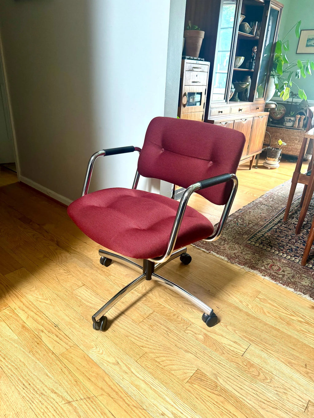 Vintage MCM Steelcase Desk Chair | Maroon MCM Swivel Chair | Steelcase Rolling Padded Office Chair | 80's Adjustable Executive Swivel Chair