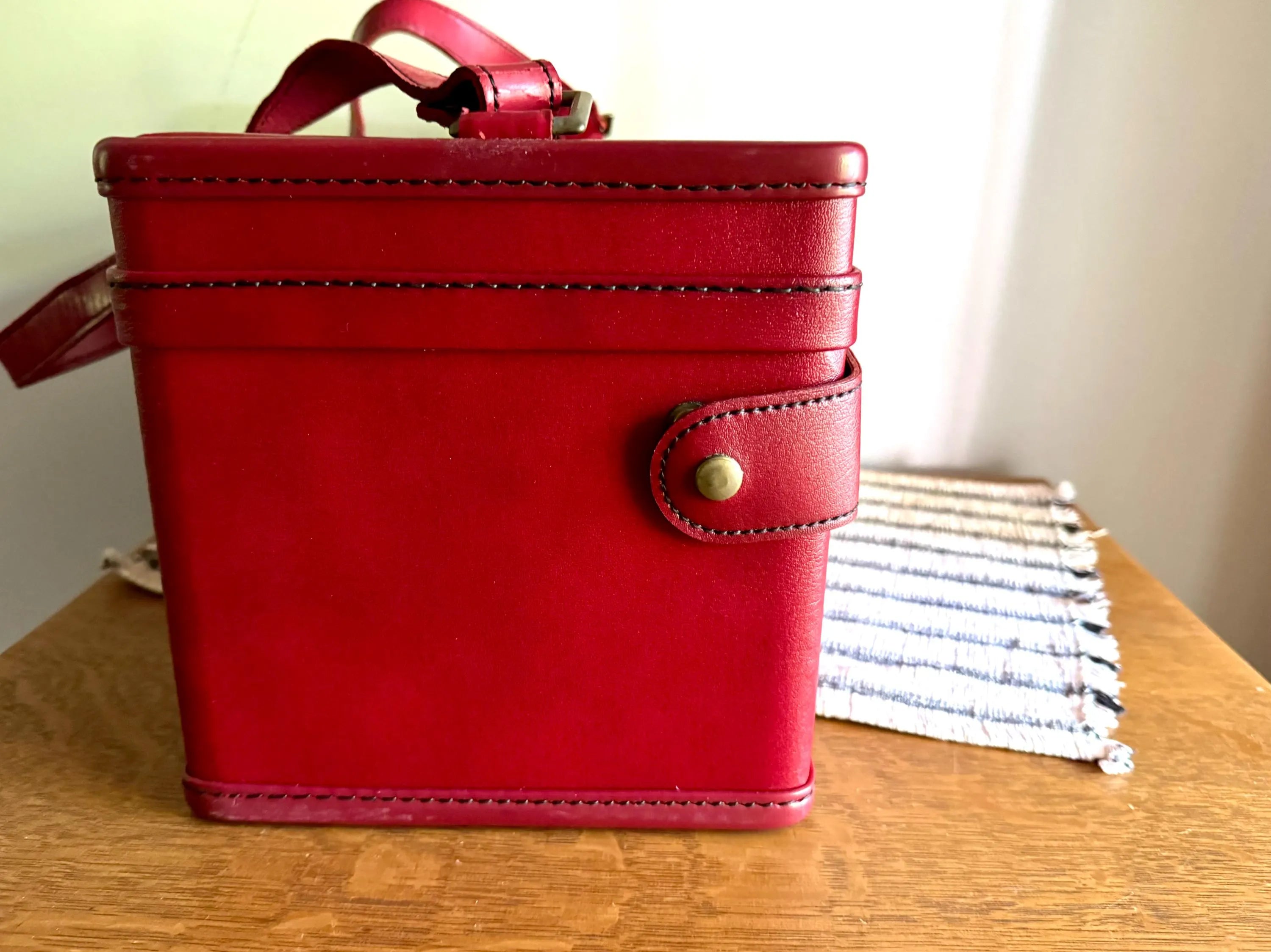 Vtg Hartmann Luggage Train Case | Faux Red Leather Train Case | Red and Pink Hard Case Train Case | Make Up Bag | Vanity Case