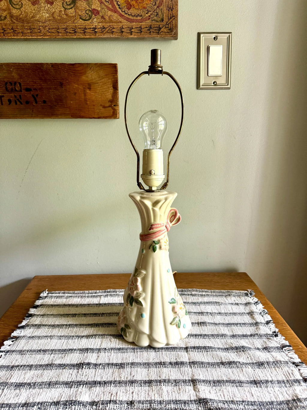 Vtg F.B. Johnson Ceramic Floral Lamp | W.F.B. Johnson Floral Ribbon Ceramic Lamp| Ceramic Floral Boudoir Lamp | 60's Ceramic Floral Lamp