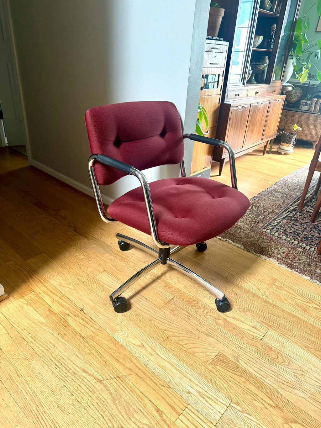 Vintage MCM Steelcase Desk Chair | Maroon MCM Swivel Chair | Steelcase Rolling Padded Office Chair | 80's Adjustable Executive Swivel Chair