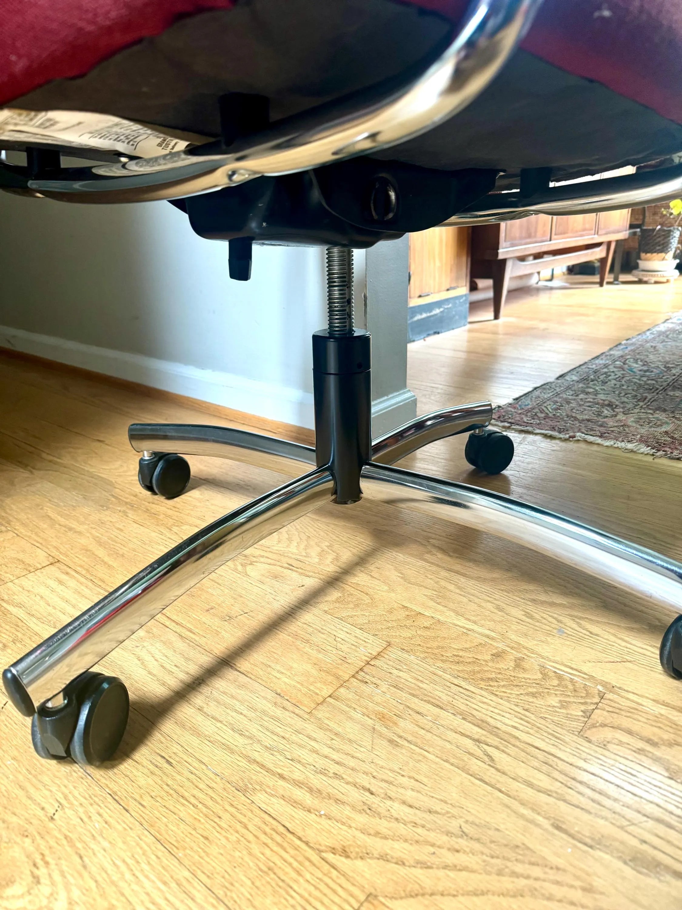 Vintage MCM Steelcase Desk Chair | Maroon MCM Swivel Chair | Steelcase Rolling Padded Office Chair | 80's Adjustable Executive Swivel Chair