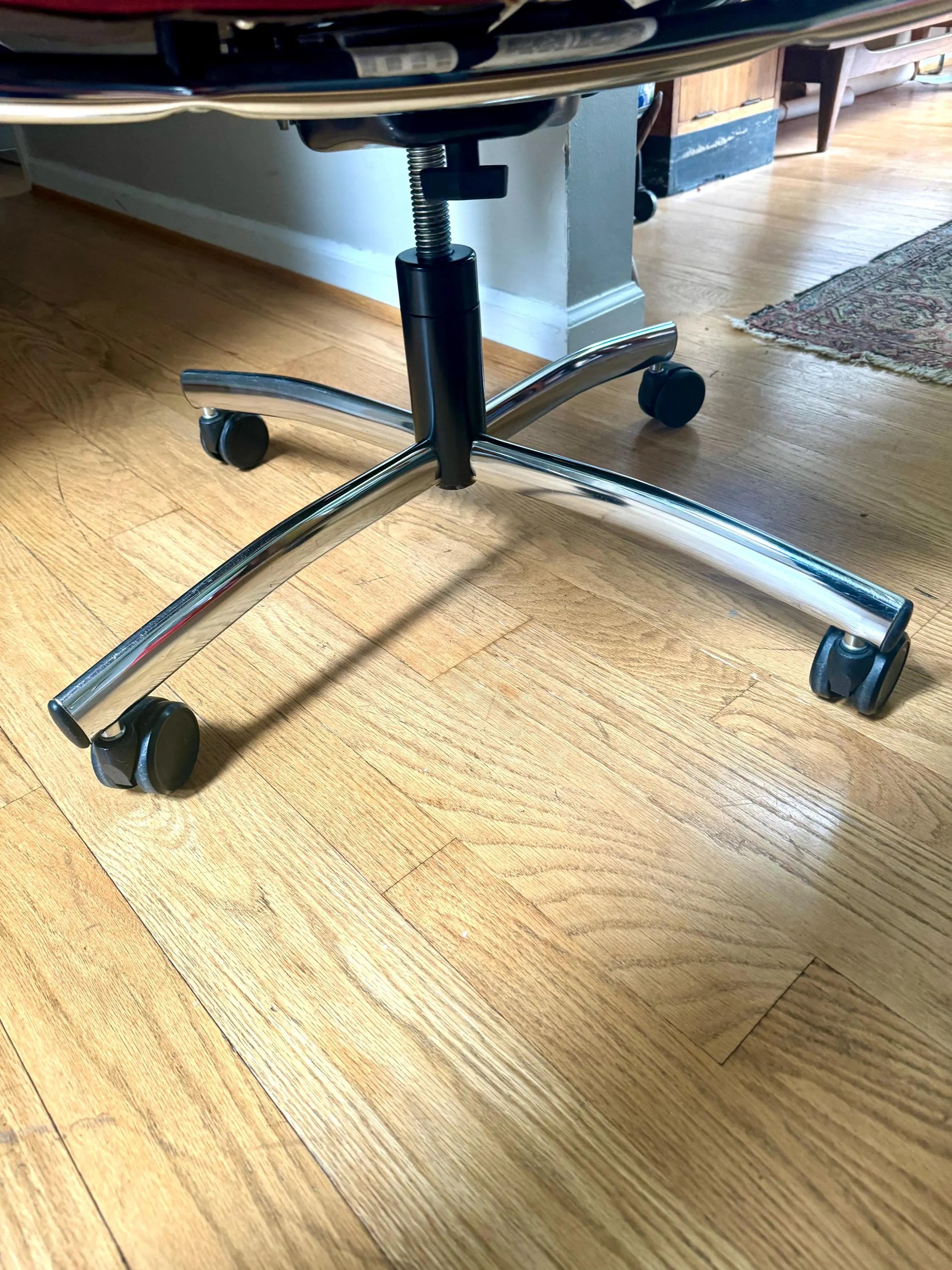 Vintage MCM Steelcase Desk Chair | Maroon MCM Swivel Chair | Steelcase Rolling Padded Office Chair | 80's Adjustable Executive Swivel Chair