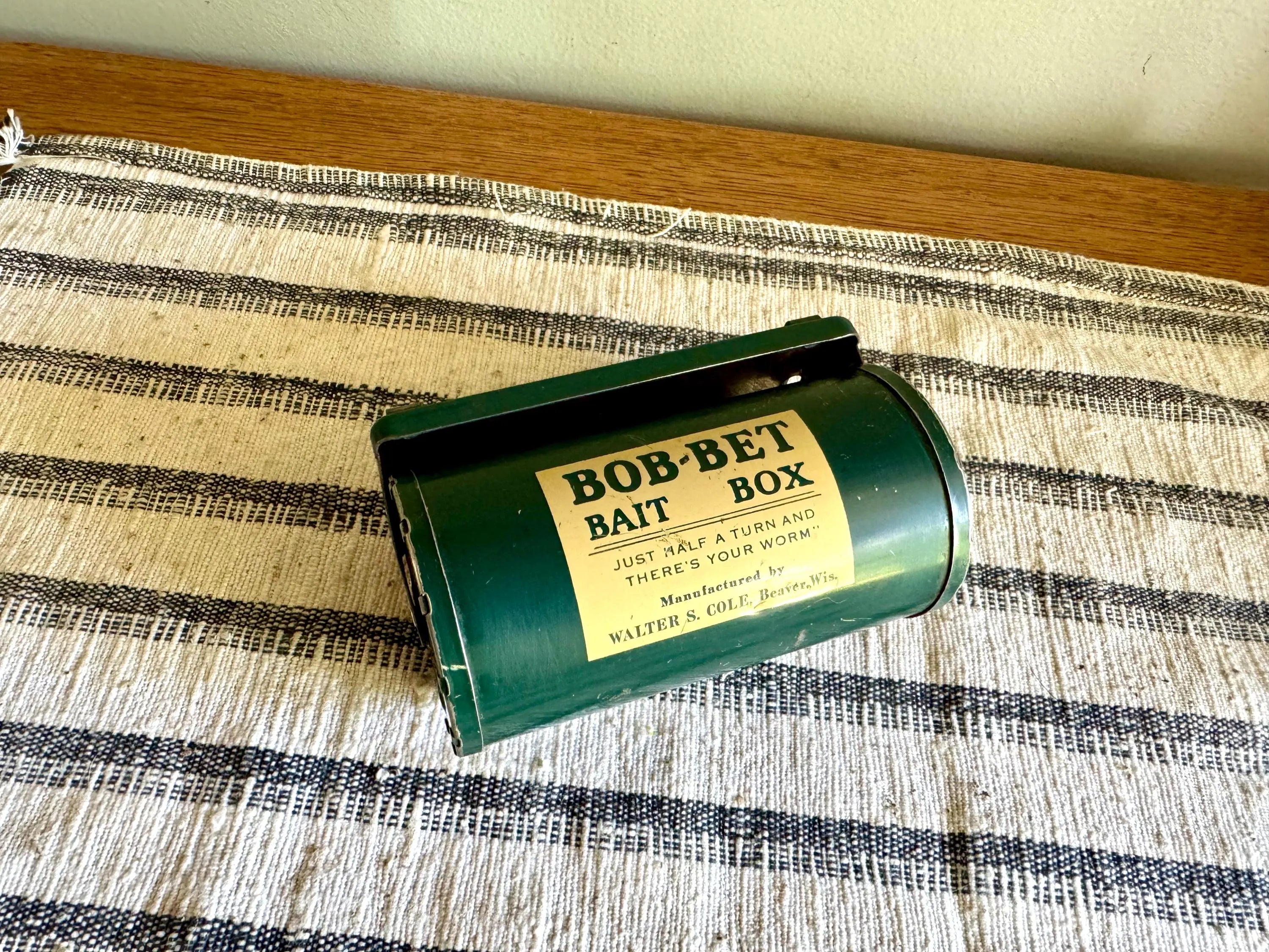 Vintage Tin Bob-Bet Bait Box | Green Bait Box Tin | Bob-Bet Rotating Bait box | Vintage Fishing Bait Box | Fish Decor | Fishing Tackle