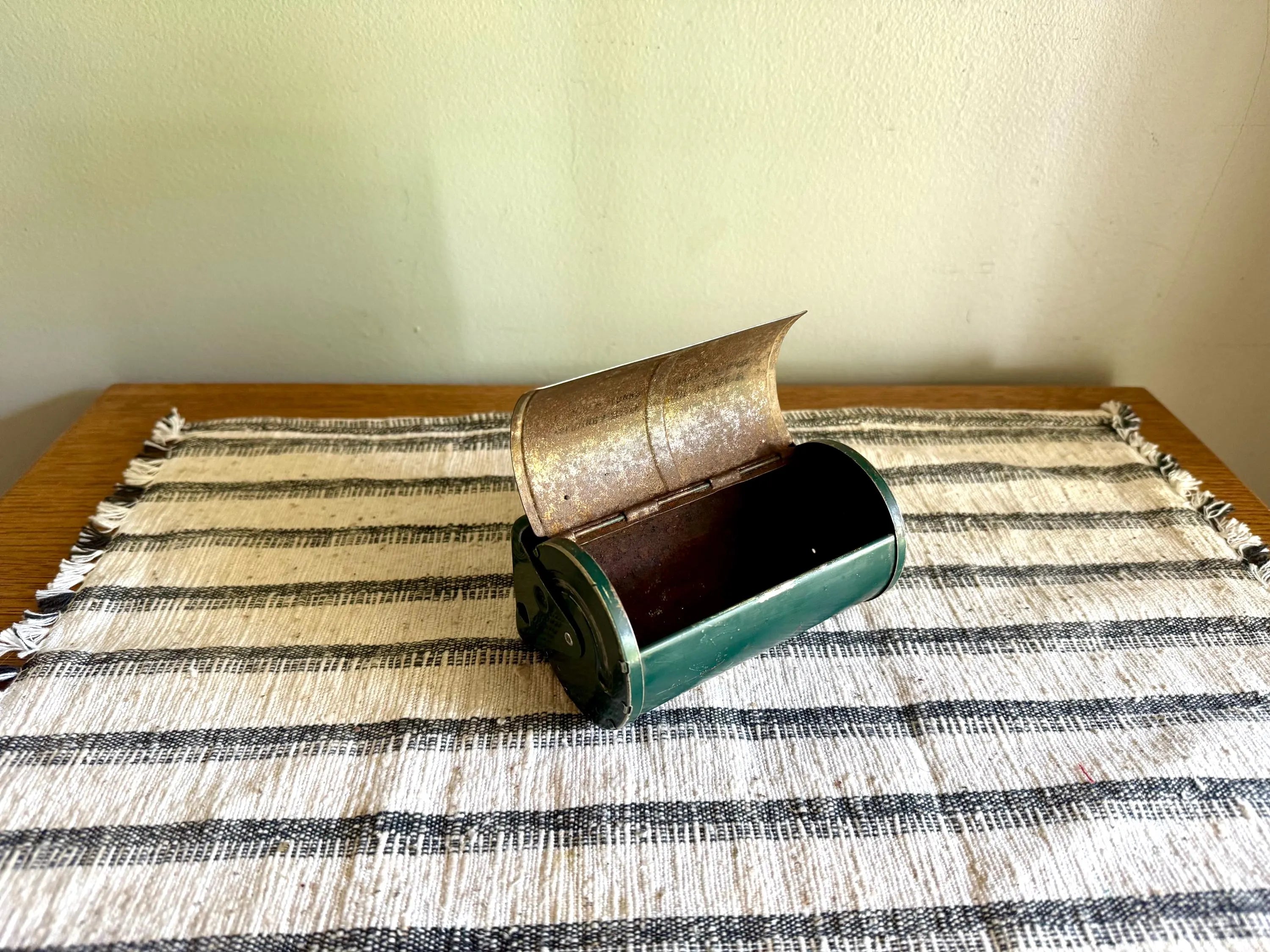 Vintage Tin Bob-Bet Bait Box | Green Bait Box Tin | Bob-Bet Rotating Bait box | Vintage Fishing Bait Box | Fish Decor | Fishing Tackle